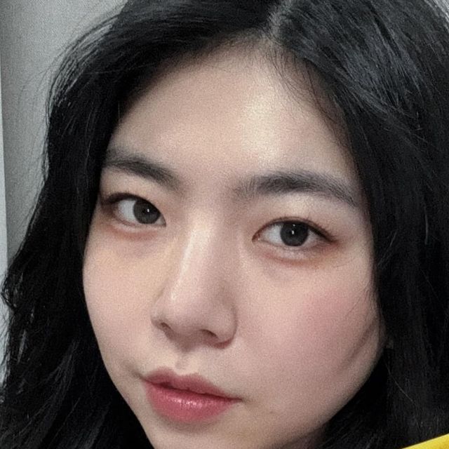 윤영지 on Instagram: "#협찬 빈틈없는 피부와 에너지를 원한다면?! 플랜트 콜라겐 비오틴 먹어보세요😊 👉 해양오염 걱정 無, 건강한 식물성 콜라겐 👉 피쉬 콜라겐보다 뛰어난 흡
