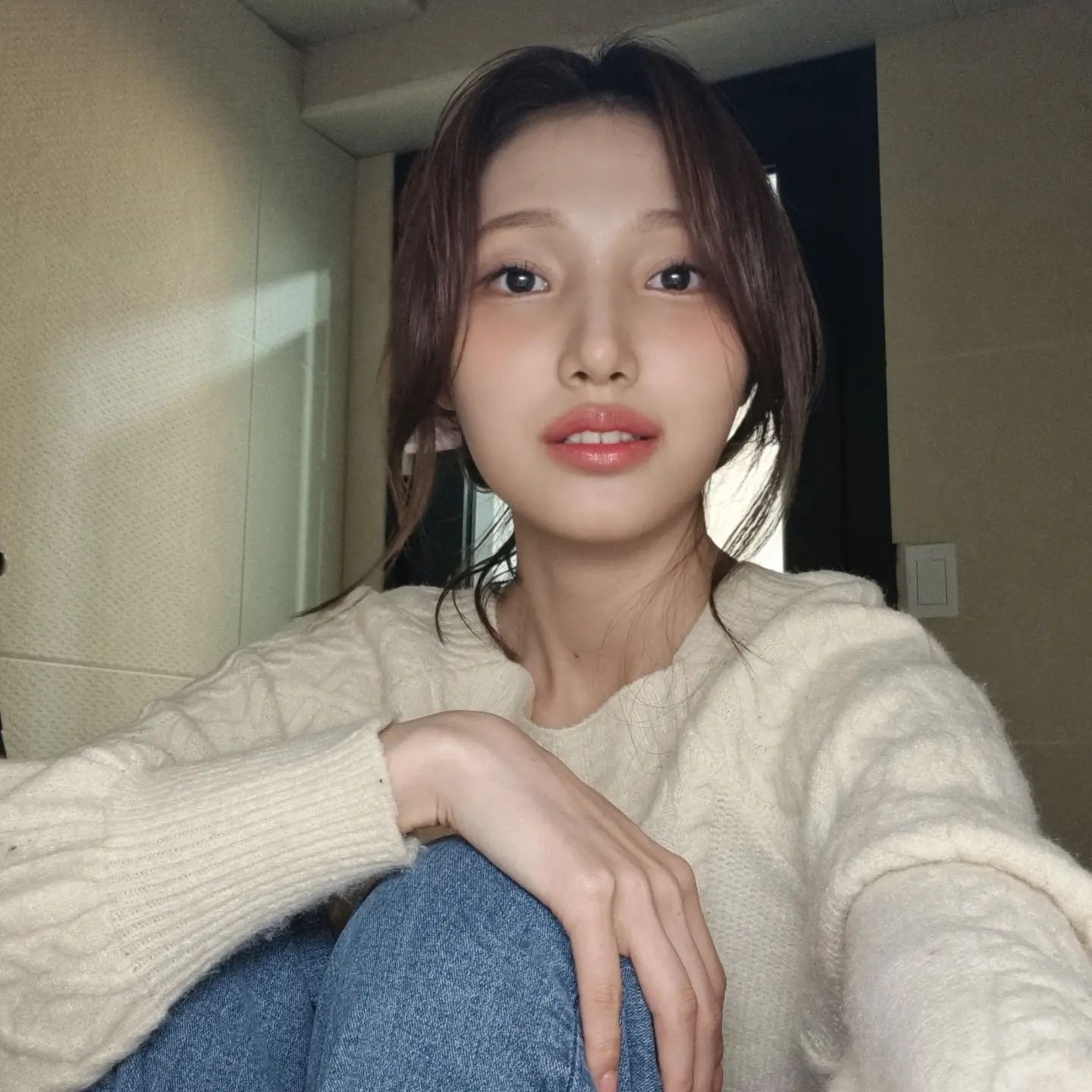 아니..녹음실이 조명맛집이라니까?