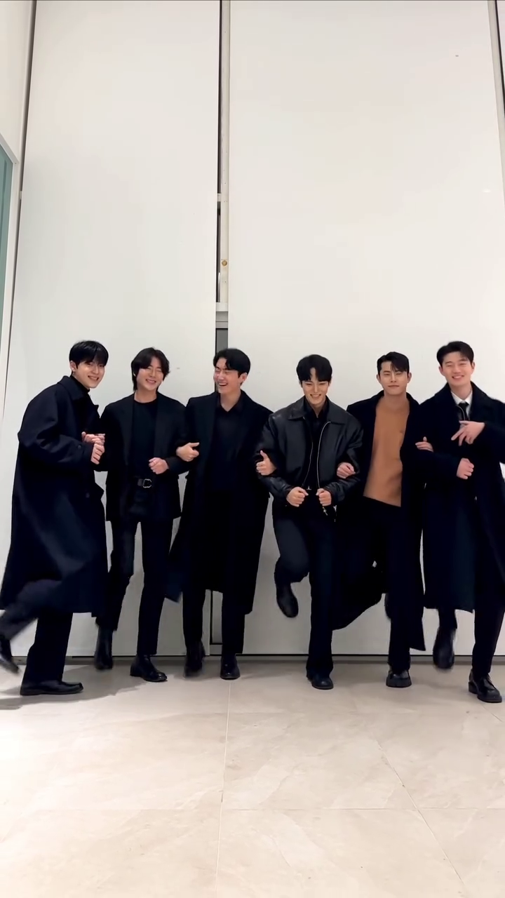 갤라 아티스트와 릴스찍기🎬
씐나~~~😆😆😆😆