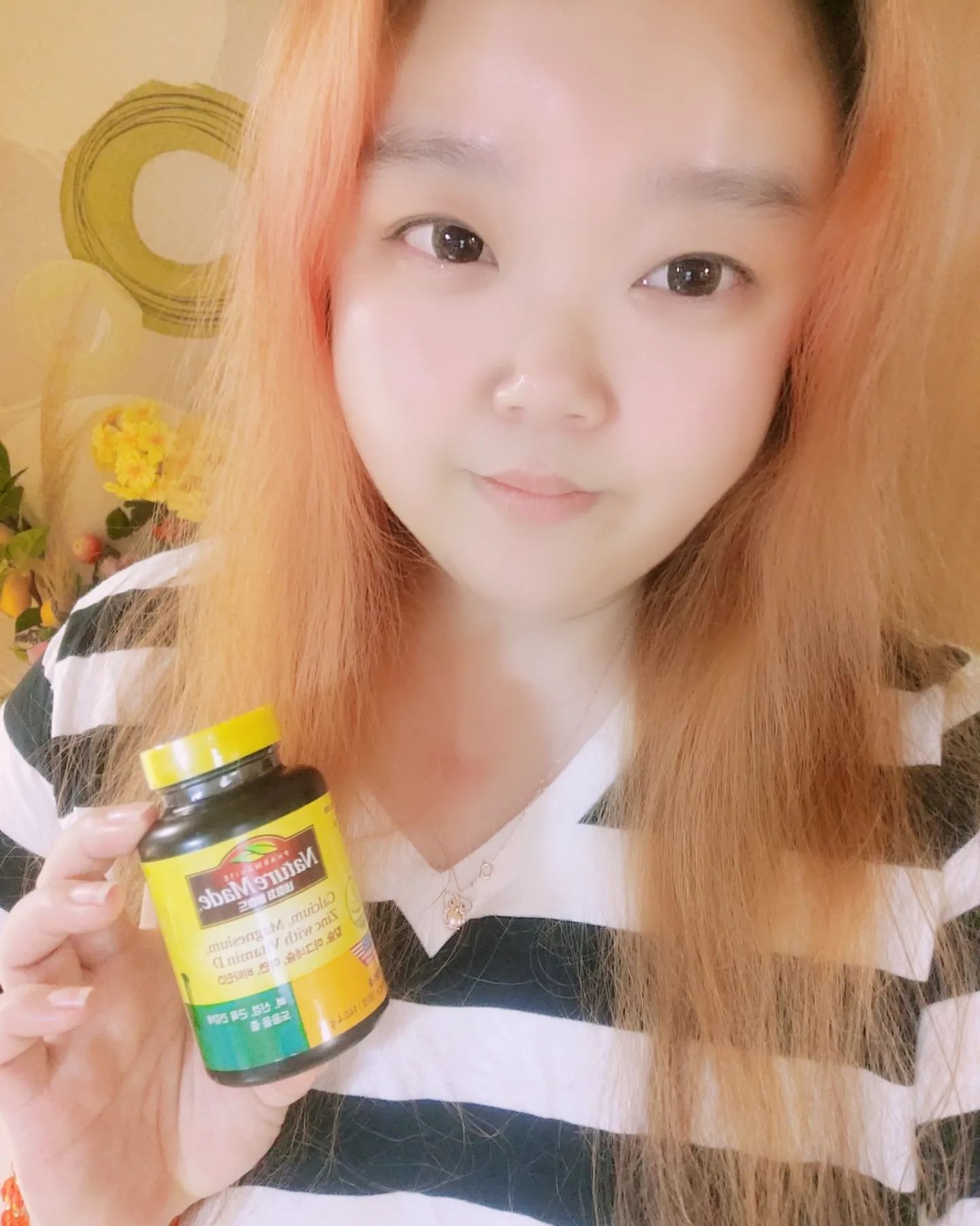 #협찬
네이처메이드 칼슘, 마그네슘, 아연, 비타민D
.
.
네이처메이드는 내셔널 건강 기능 식품 브랜드로 영양성분 설계 뿐아니라 제조까지 100% 미국에서 진행되는 영양제에요!
공식 수입정품은 한국인의 영양상태에 맞추어 제작된다는 것!😲
저역시 네이처메이드 제품을 여러가지 챙겨먹고 있는데요~
이번엔 칼슘, 마그네슘, 아연, 비타민D를 한번에 챙길수 있는 약칭 칼마디 소개해 드릴께요👌
.
뼈건강은 남녀노소 불문하고 꼭 필요한거 아시죠? 하루 한번만 먹으면 되는 칼마디로 온가족 간편하게 챙겨요!
✔뼈와 치아 형성에 필요하고, 골다공증 발생 위험 감소에 도움을 주는 칼슘
✔칼슘과 인이 흡수되고 이용되는 데 필요한 비타민D
✔체내 흡수 효율이 좋은 비타민D3를 원료로 사용
✔에너지 이용과 신경과 근육 기능 유지에 필요한 마그네슘
✔정상적인 면역 기능에 필요한 아연
까지!!
뼈는 물론 내 몸 전체에 필요한 영양소까지 고려하여 설계된 제품이에요👍
Full로 채운 영양력으로 나의 하루를 빈틈없이 나를 강하게 메이드, 네이처메이드로 챙겨요😊
2023년 전속 모델 안현모씨도 네이처메이드와 너무 잘 어울리네요ㅋ
.
➡️ 판매처 안내 드려요!
① 온라인 판매처
- 공식 온라인 몰: ‘네이처메이드’ 검색하면 바로 접속 가능
- 공식몰 구매 시, 전국 무료 배송(제주도까지 어디나)+첫 구매10%할인+적립금 혜택
▶ 무료배송에, 할인도 받고, 적립금도 쌓이는 공식몰 이용을 추천 드려요!!
- 올리브영 등 드럭스토어, 마켓컬리/지마켓, 11번가 등 오픈마켓, 카카오쇼핑, 카카오선물하기 등
② 오프라인 판매처 : 올리브영 등 드럭스토어, 백화점 및 대형마트 등 에서 
만나보실수 있어요!!
.
.
naturemade_kr
#네이처메이드 #칼마디 #여성칼슘 #비타민디 #마그네슘추천