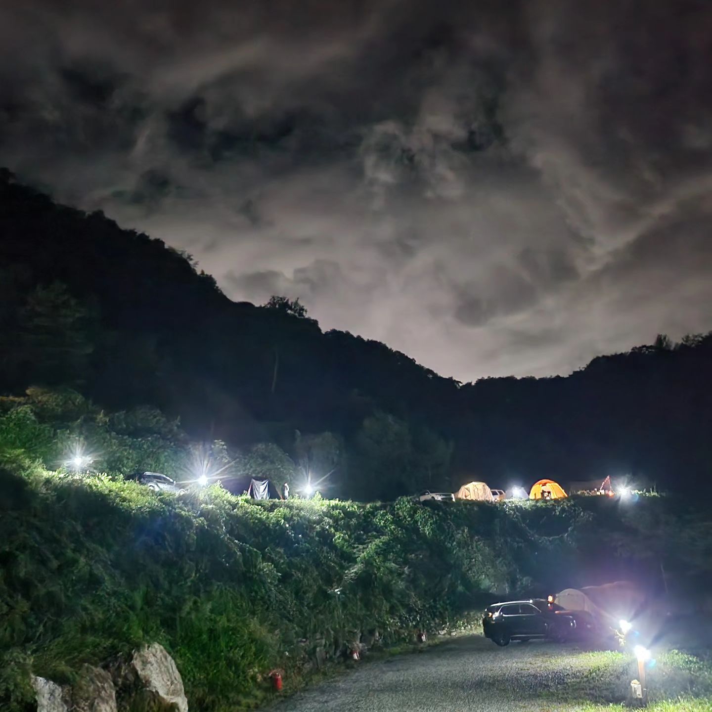 ☆JIJI CAMPING☆

야경도 너무 이뻐요~😆
이거 다 같이 봐야해요

#안본사람없게해주세요 
#제발#충주호
#폭우속#야경