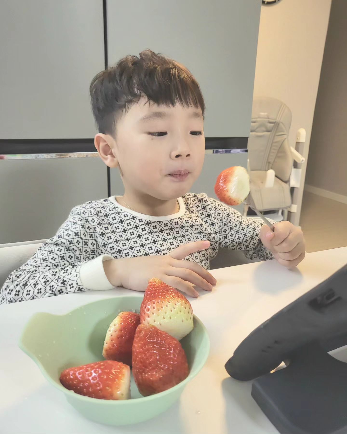 역시 맛있는 논산 딸기
#딸기#먹방#논산#건브라더스#형제#♡