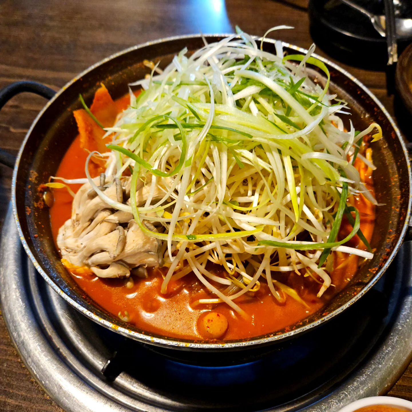 #230906_230910 #05
#먹부림 #😋 #❤️
#부산여행
#신촌양푼이 #묵은지갈비찜 
#연운당 #복숭아빙수

이렇게... 부산여행이 끝났다