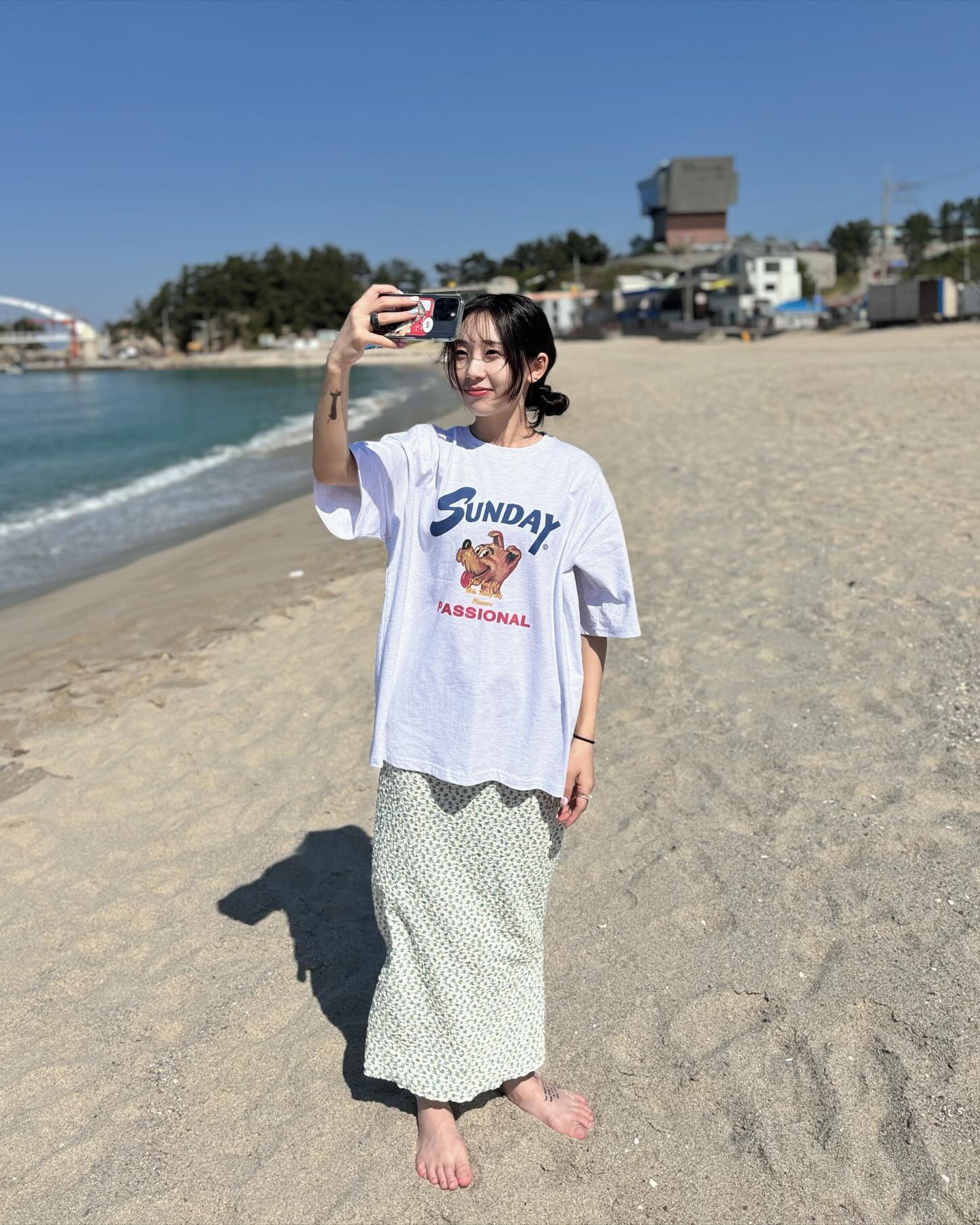 맨발 좋아..
💚🦶🏻🏖️🏝️🌊🦀
.
.
.
.
.

#여름 #하루하룩 #선팔 #팔로우 #ootd #오오티디 #fff #패션 #데일리 #daily #여성의류쇼핑몰 #데일리코디