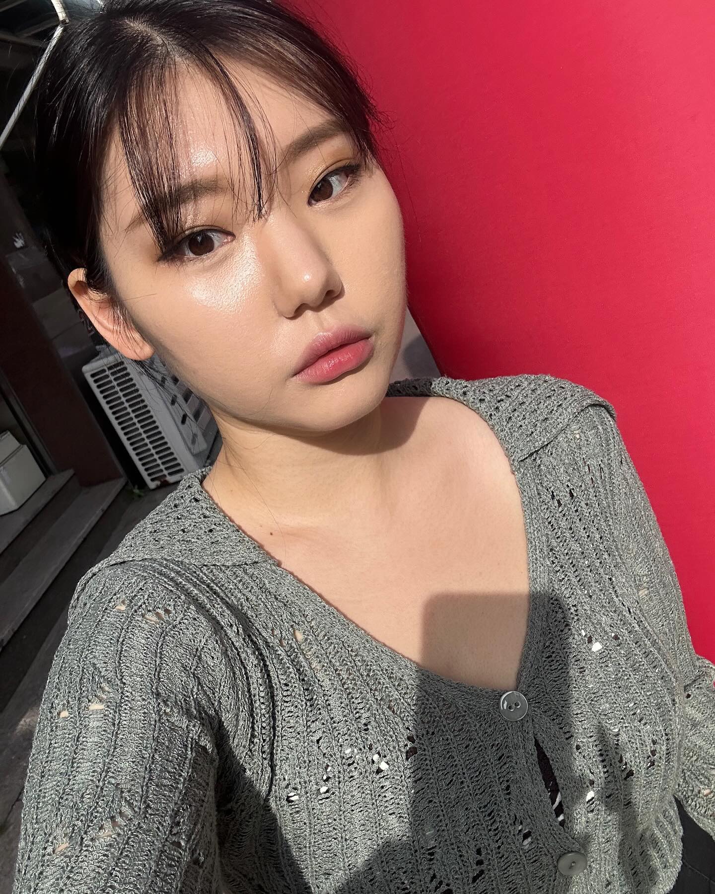 어바웃톤 About tone🤩
03 래디언트 RADIANT
팔레트로 한 아이메이크업 인데,
03,04 서린 SERENE
팔레트 둘다 데일리하게
휘뚜루 마뚜루 쓸 수 있고,
웜 쿨 상관 없이 뉴트럴 톤으로 구성 
돼있어 매일 무드있게 연출 가능한
팔레트 입니다😀
#제품제공 #어바웃톤 #팔레트추천