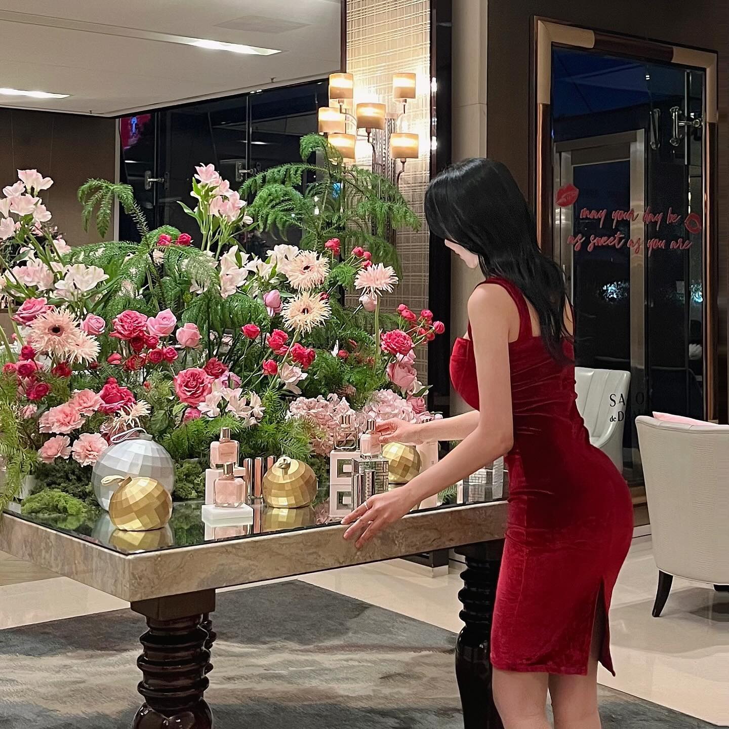 🍓🍰🎂🫶🏻
두달이나 지나고 올리는 1월 딸기잔치 사진..❤️

#jwmarriott #salondeddalki #givenchy