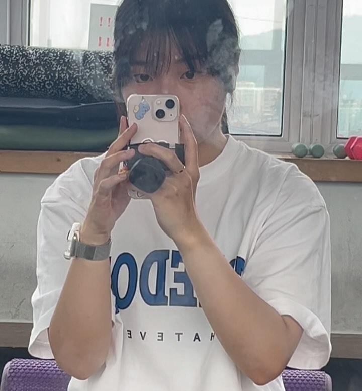 2024.07.13#광고 
오늘은 하체
글쓰는게 오랜만입니다아? 🥺
저 살아있어요!!! ㅋㅋㅋㅋㅋ 

오늘 또 오랜만에 하는데 
식스디에서 새로 나온 식스디 워터 제로를!!!
+스탠스 양말까지!!! 
식스터즈 동문이라고 보내주셨슴미다
❤️여름이라고 빨간맛 ❤️ 사과 🍎 자두맛 🧡
제로는 공복을 깨지 않는 새로운 식스디워터!!
당류제로/ 카페인제로/ 저칼로리
출시기념 특가로 만나볼 수 있으니 다들 쟁여보시라..
시중에 먹어본 음료중에 
제일 맛있는 자두맛이었어요..☺️❤️

너무 짱짱하고 통기성 좋은
스탠스 양말까쥐... 선물 주신
스탠스, 식스디 최고🥺

sixd_official 
stanceofficial 
sixd_sixters 

라잉레그컬
이너타이
아웃타이
스쿼트
레그익스텐션
힙쓰러스트 

#오운완 #올라잇 #올라잇가근#식스디#식스터즈#식스디워터제로#스탠스