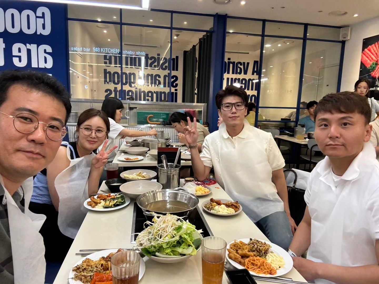 1초도 쉴틈없이 시간 순삭이네요
오랜만에 만나 수다타임😆
#술아님 #샤브샤브