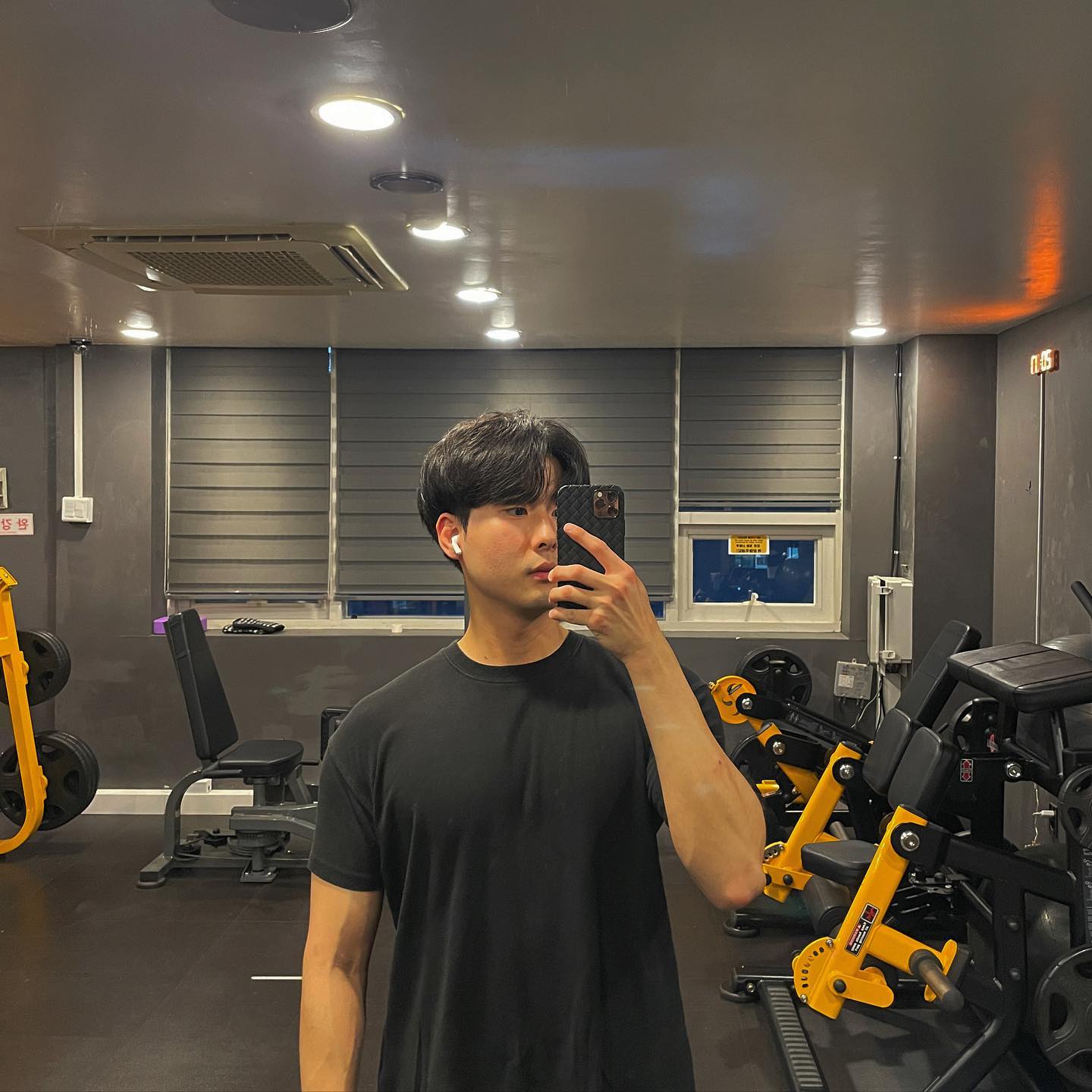 하체🔥🔥

유산소도 해야하는데 왜이렇게 하기 싫죠..?