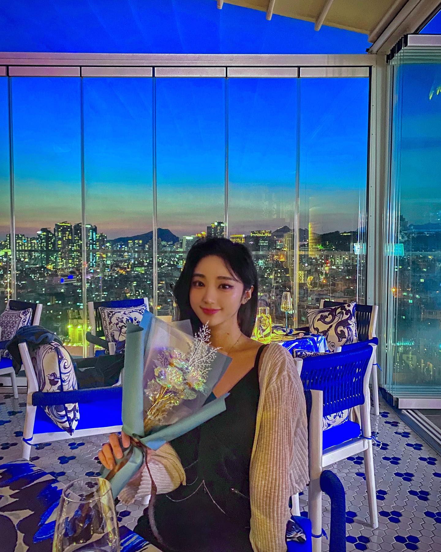 디앤에이 피부과에서 튠모드 받고 왔어요🥰✨ 오랜만에 관리 받으니까 기분 너무 좋구🦄🦄 

개인적으로 인모드나 튠페이스는 원장님 숙련도가 가장 중요한 시술이라고 생각하는데 디앤에이 피부과에서는 원장님이 정말 꼼꼼하게 시술 해 주셔서 시술 받으면서도 감탄했어요😇💖 다음달에 또 관리받으러 갈 예정😎

#디앤에이피부과 #튠모드 #압구정튠페이스 #튠모드원조 #압구정인모드