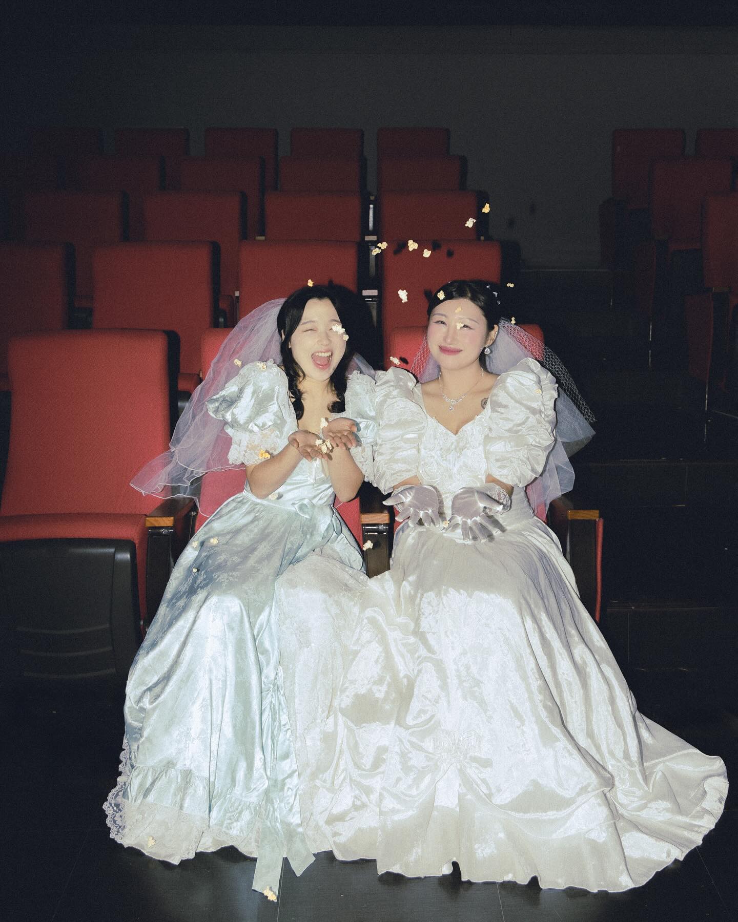 조금 늦은 빈티지 영화관 웨딩 기록 ··· 무무등면 우정 영워니👰🏻‍♀️👰🏻❤️