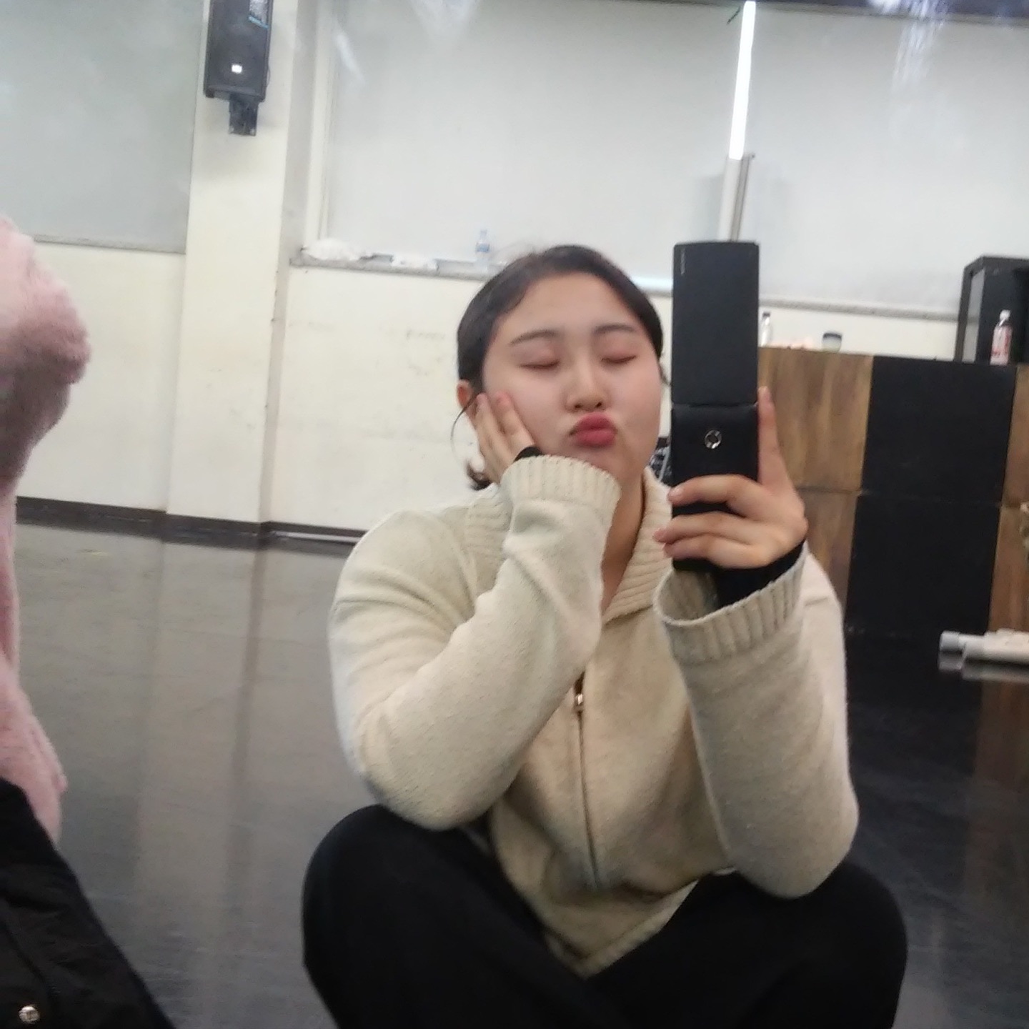 난 ㄱr끔 눈물을 흘린ㄷr..
왜냐ㅎr면 ㅇr직 실ㄱlㄱr 많ㅇI남았ㄱI ㄸH문ㅇl zI..⭐️