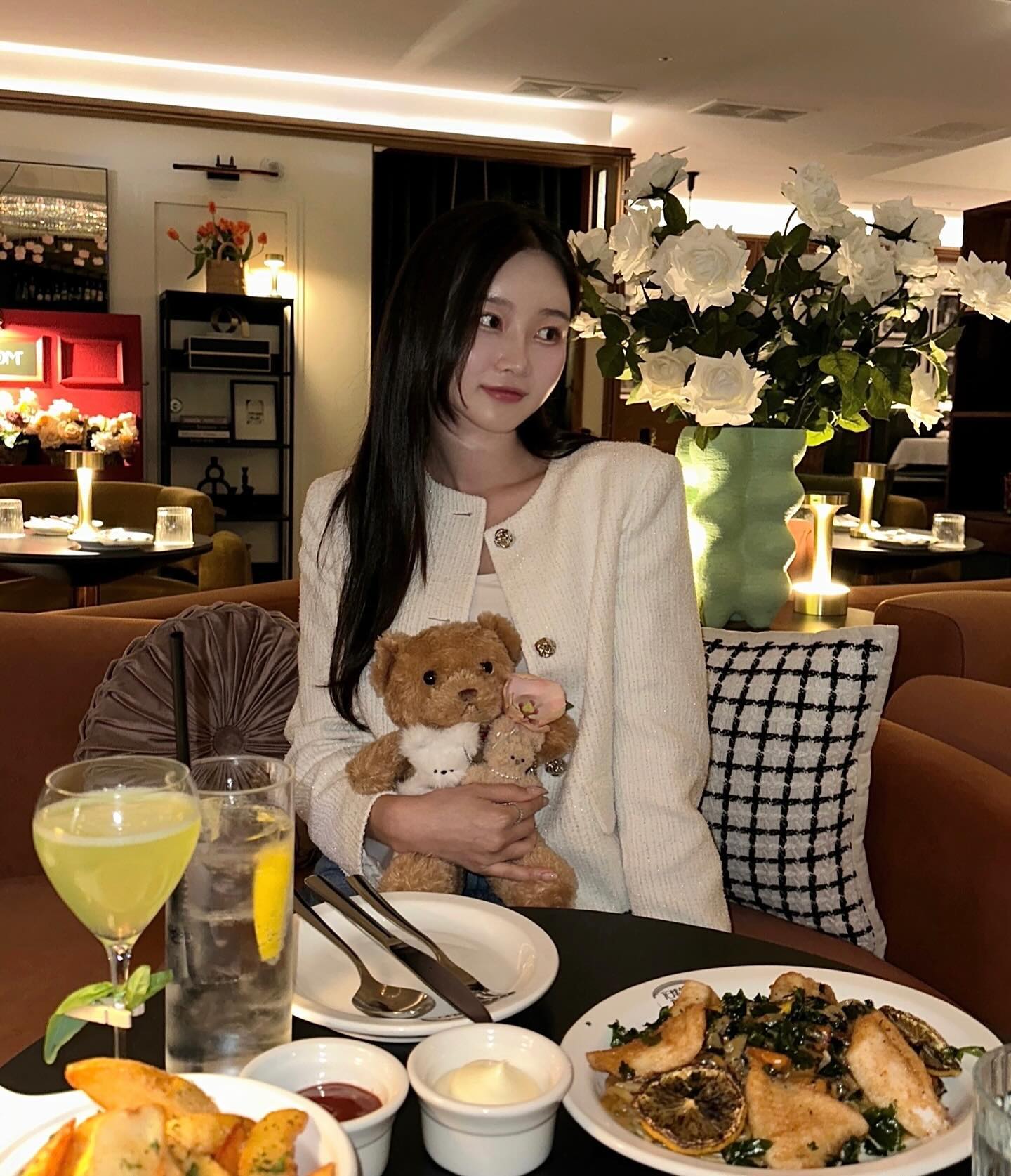 어제 너무 알찼던 하루ෆ
테라스룸 분위기도 너무 좋고~
원데이클래스 모루인형 귀여워🧸
