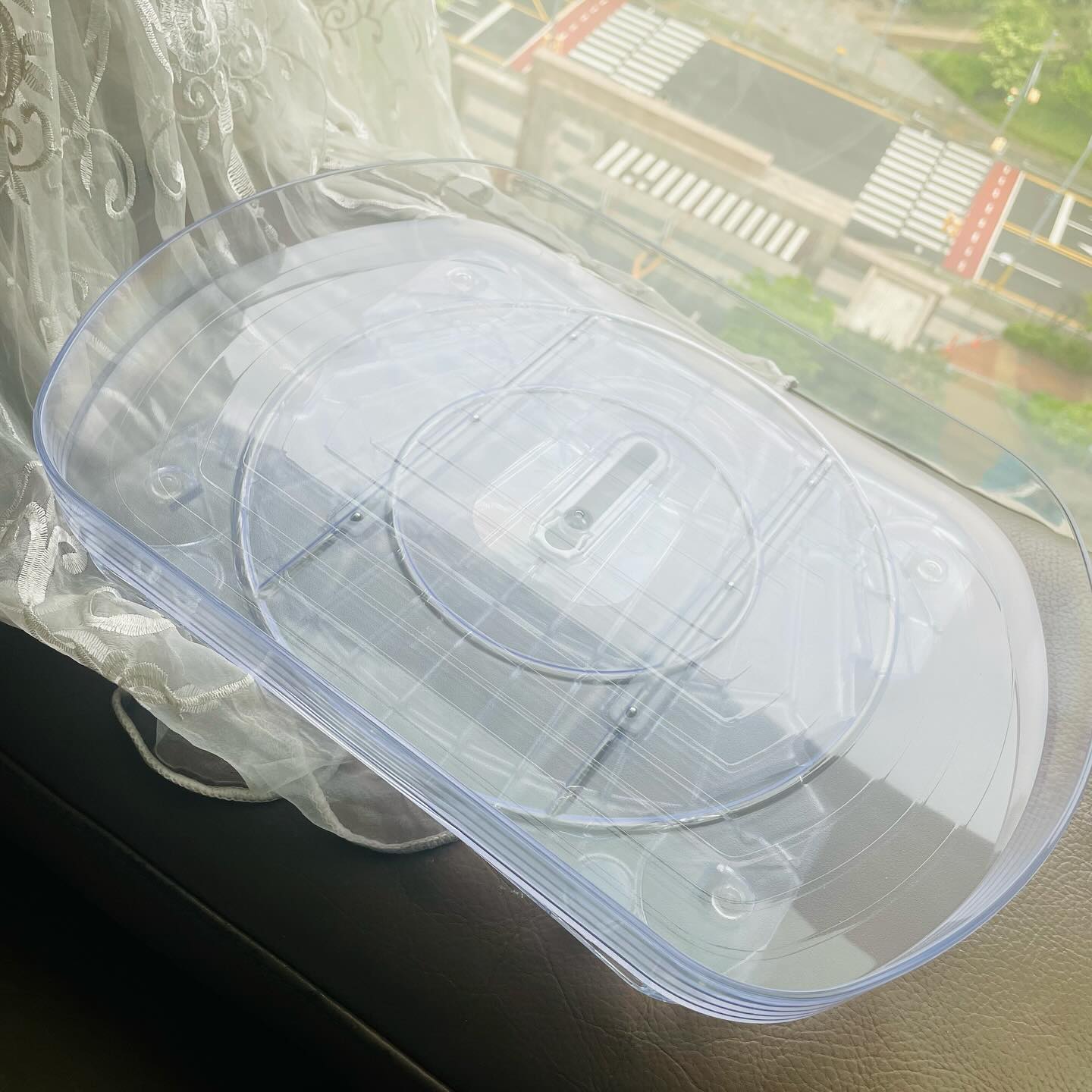 업체로부터 제공받은 리뷰입니다:] 

360도 돌아가는 냉장고 회전 트레이!

나스카피 이지스핀 트레이에요

ㆍ360도 회전가능
ㆍ4면 3M사 흡착판
ㆍ간편 물세척
ㆍ다양한 보관

양방향 회전 뿐만아니라 전 후방 이동도 가능해요

강한 고정력으로 안정적인 사용이 좋았어요

탈 부착도 쉬워 물세척이 가능하답니다

주방 뿐만아니라 거실 화장대 욕실 등에서도 사용가능해요

놀러갈때 가져갔더니 꺼내기 쉽다고 좋아라 하심요!

🛒https://smartstore.naver.com/naskapi

#나스카피홈데코 #이지스핀 #냉장고정리 #턴테이블 #회전트레이 #냉장고정리트레이 #선반회전트레이 #냉장고수납대 #음료보관