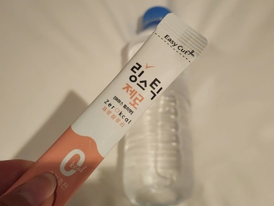 복숭아맛으로 맛있게 하는 수분충전 링스틱제로
