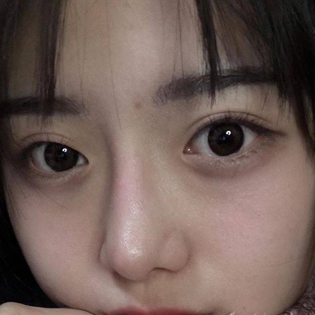 ❥･• 유비닝 on Instagram: "#광고 @ololalens_kr 💚오로라렌즈 뮤티드 초코 / 그레이 뮤티드 초코 🤎는 자연스럽고 부드러운 느낌을 ♥ 뮤티드 그레이 🩶는 오묘하고 화려한 냉미녀 느낌을 줘
