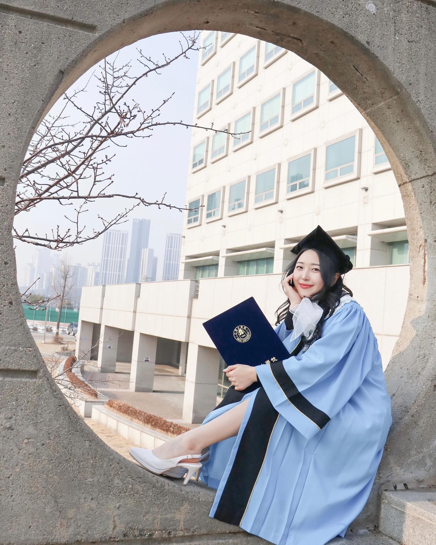 👩‍🎓
.
.
.
인하대와서 넘 좋은 사람들 많이 만나고 행복한 추억만 가득 남은거 같아서 너무 감사하네요🥺🫶🎓
.
#졸업 #졸업사진 #졸업식 #졸업스냅 #졸업사진촬영 #졸업생 #인하대 #인하대학교 #인하대졸업 #학사복 #학사복사진 #학사복촬영 #학사복스냅 #학사복리본