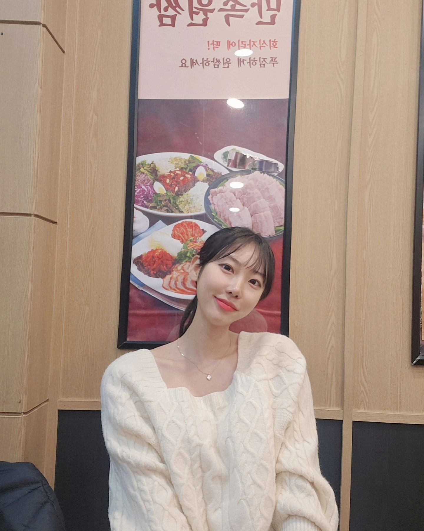 #협찬 [원할머니보쌈족발]

새롭게 출시된 봄 시즌 한정 메뉴🌱
♥️남해멍게보쌈♥️먹고왔어요!

저는 원래 멍게 요리 정말 좋아하는데요 😍
촉촉한 보쌈 수육이랑 매콤한 멍게랑 같이 먹으니까
너무너무 맛있더라구요!

멍게와 보쌈이 이렇게 잘어울리는 조합이었다니,,,🥹
이건 진짜 다들 먹어보셔야 해요❣️

멍게 고유의 맛을 잘 살리면서도
매콤한데 감칠맛 나는 멍게젓 양념에다가
쫀득한 쌈떡에 보쌈 한조각 싸서 한입에 와압〰️〰️🤤

📌 서울 용산구 한강대로 254
⏰️ 홀 11:00-21:50 포장.배달 10:30-23:30
🏷 남해멍게보쌈(소) 43,000 

#멍게 #멍게젓갈 #원할머니신메뉴 #원할머니보쌈족발 #원할머니보쌈족발남영점