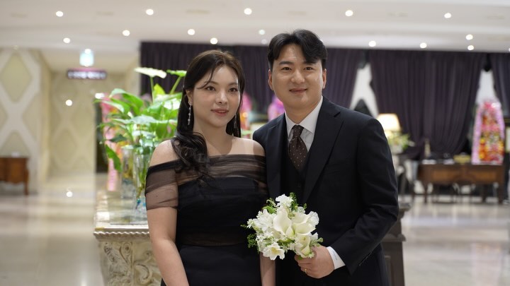 가성비 좋은 디브이디로 했는데 만족 💖
마지막 영상보면 하나도 안떨린 나를 볼 수 있음 (까불이)

.
.
Dress jubilee.bride 
Makeup pani_pouch
