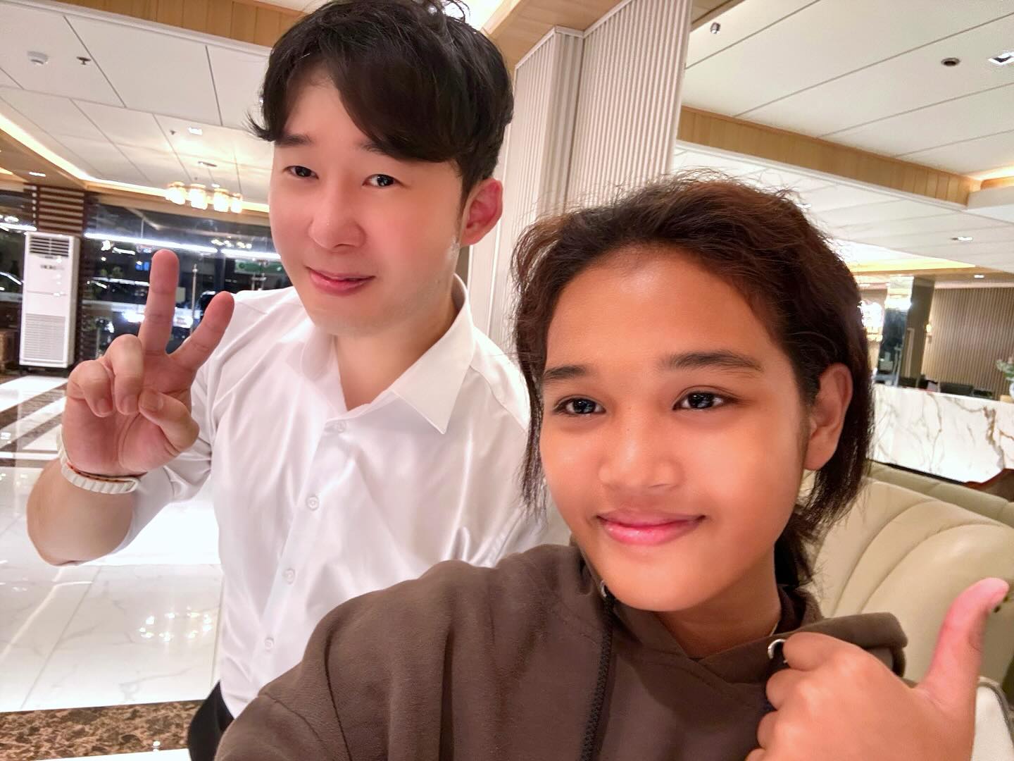역시 어플이란..

4년 동안 몸도 마음도 생각도 너무 올드해진듯..
남은 시간동안 행복한 추억들로 채워나가기 :)

Remember that happiness is a way of travel - not a destination