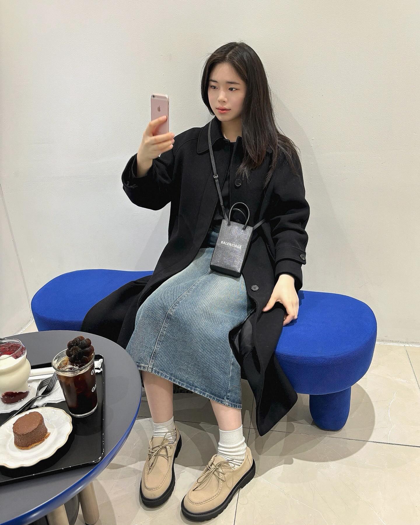 새신발 신고 가로수길(창원^^) 나들이👻

로퍼 평상시에 잘안신는데 요건 예쁘고 너무 편함,,, 🤍

#솔트앤초콜릿 #saltandchocolate #편한신발 #발이편한신발 #데일리신발 #데일리룩 #데일리코디