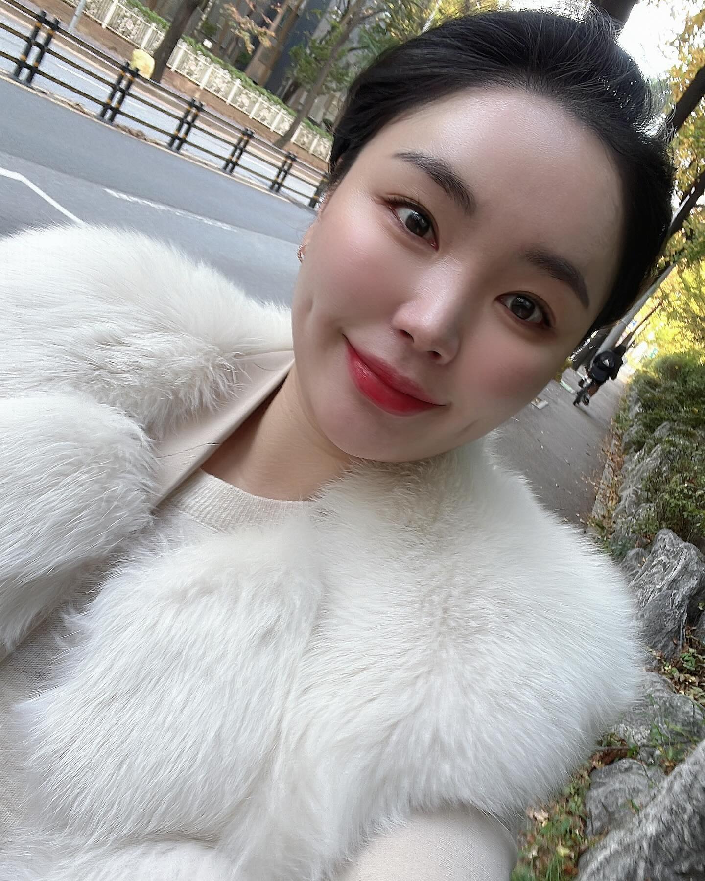 건조해시기시작해고
내 피부는 반짝⭐️⭐️

🤚웰컴기프트🤚
신규 이벤트 2500원 배송비만 내고
샘플받아가세요🤍
이후 30일 이전 상품구매시

배송비 2500원 페이백 
5만원이상 / 10만원이상 / 30만원이상 구매시 
각각 5000원 15000원 45000원 포인트 추가적립🤍

🔻아모레퍼시픽 전제품 선택가능🔻

▪️설화수 ▪️헤라 ▪️홀리추얼 ▪️프리메라 
▪️바이탈뷰티(이너뷰티)
 ㄴ명작수 / 콜라겐 / 메타그린
▪️아이오페
ㄴ레티놀 / 비타민
▪️구딸 ▪️스킨유 ▪️일리윤 ▪️려

🤍 제품 & 구매 문의 
댓글 / DM / 카톡 / 전화 중 편하신 방법으로
365일 24시간 언제든 편하게 연락주세요
카드 / 현금 결제(현금영수증) 도와드릴께요:)
프로필링크 참고 부탁드립니다

🤍아모레퍼시픽 포인트 적립 및 사용 가능
🤍선물 포장 가능 
🤍제가 직접 푸짐하고 다양하게 가득 담아 택배 포장해서 보내드려요
  인친님들은 사은품 더더욱 푸짐하게 챙겨서 보내드릴께요 
🤍정품인증서 & 쿠폰 함께 보내드립니다