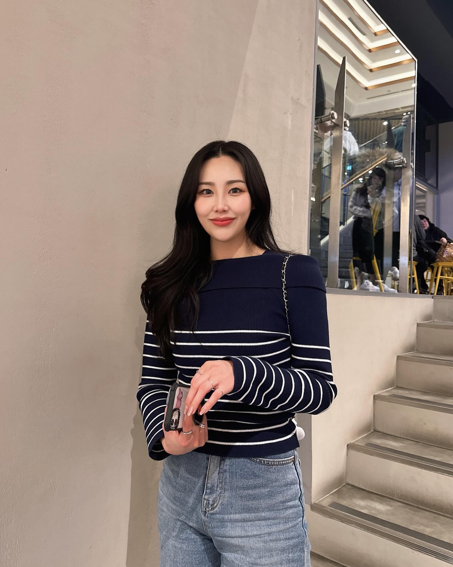 #광고 
연휴 일상 이모저모✨
모두들 새해복많이받으세요🙇🏻‍♀️🫶🏻

연휴내내 잘입고 댕긴 니트는 제로스트릿 제품이에요!
제로스트릿 공식홈페이지에서만 최저가 진행중이라고 하니 참고해주세용💞

ZEROSTREET_KOREA
#제로스트릿 #ZEROSTREET #ZEROSTREET.CO.KR #오직자사몰에서만이가격 #디자이너브랜드 #언발란스스웨터 #어깨트임스웨터 #스트라이프스웨터 #24SS #데일리룩 #스웨터맛집