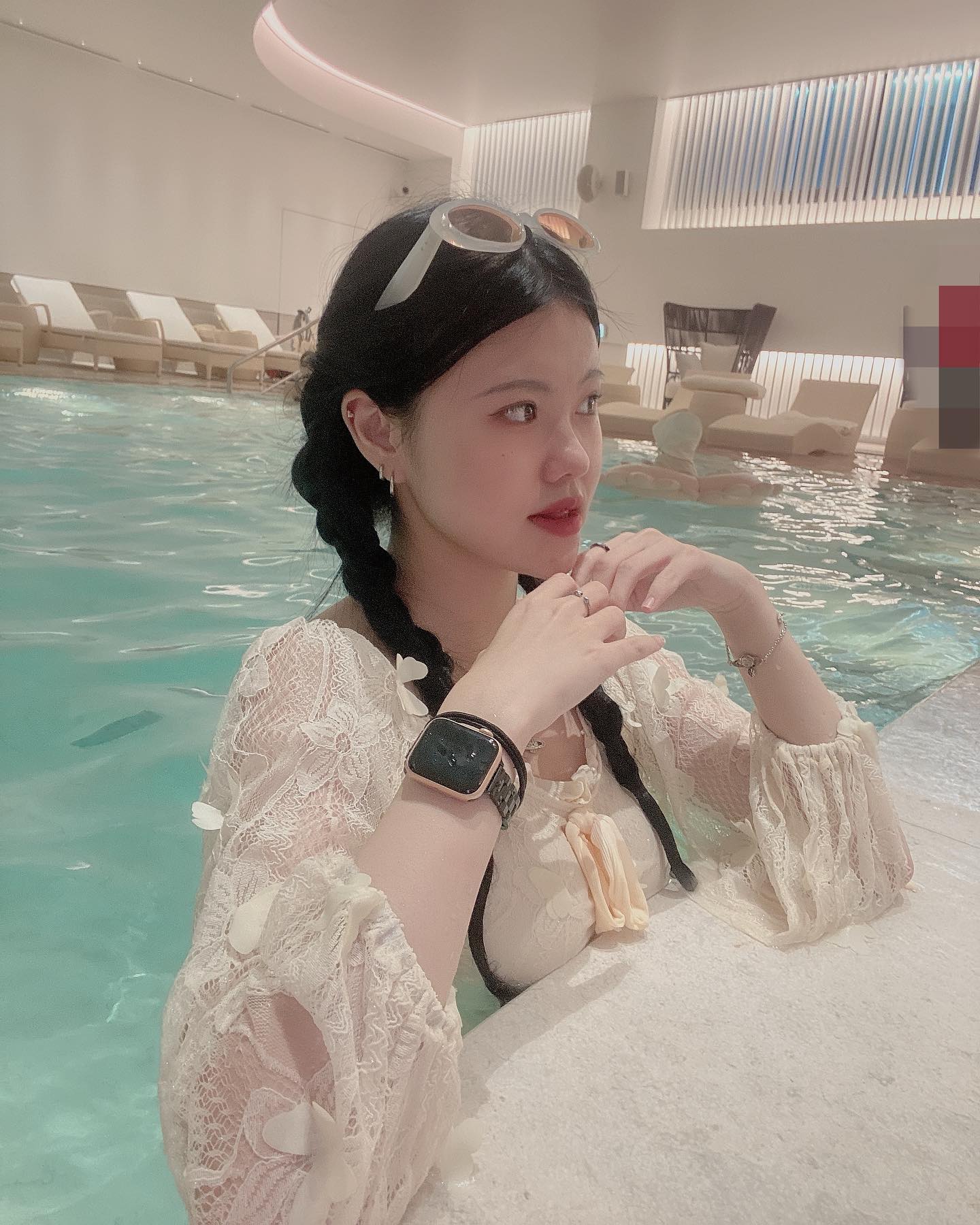 첨벙처ㅁㅂㅓㅇㅏ푸풒ㅍㅜ💦🩵
.
.
.
.
#나인트리프리미어로카우스호텔서울용산 #용산호텔 #호캉스 #호텔수영장 #수영장 #뜬금없지만 #조식 #엄청맛있었는데 #용산 #용산역 #신용산역 #물놀이 #셀피 #셀카 #셀스타그램 #수영복 #비키니 #나비 #포인트 #선글라스 #화룡점정 #🩵