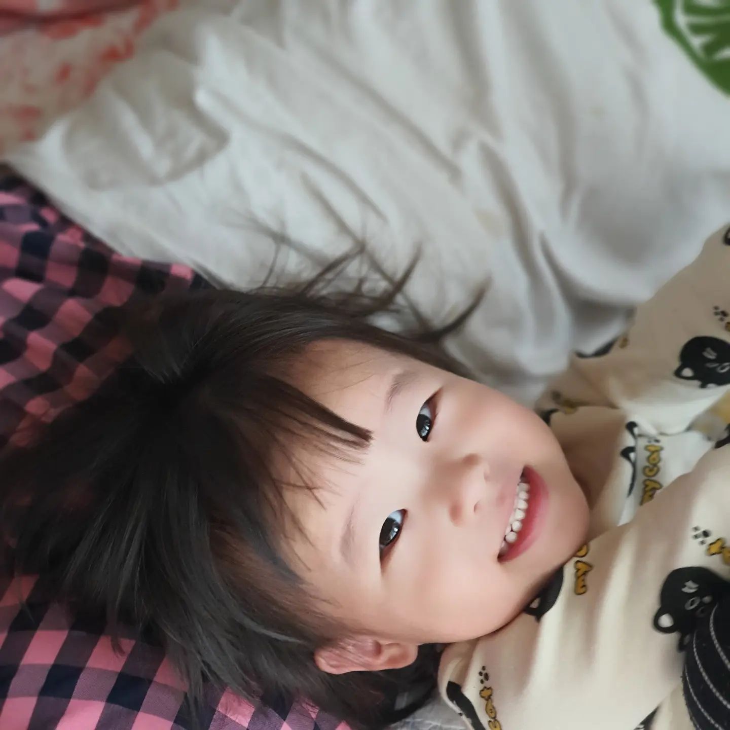 👀

오빠가 찍어준 여동생컷

커가면 커갈수록 싸우는 횟수도 늘지만
그만큼 서로 의지하며 둘이서 콩닥콩닥 거리며 들리는 웃음 소리에
둘 낳은거 정말 잘 했다 느끼는 요즘 :-)

#남매 #2살차이 #육아 #일상 #내년엔더행복하자