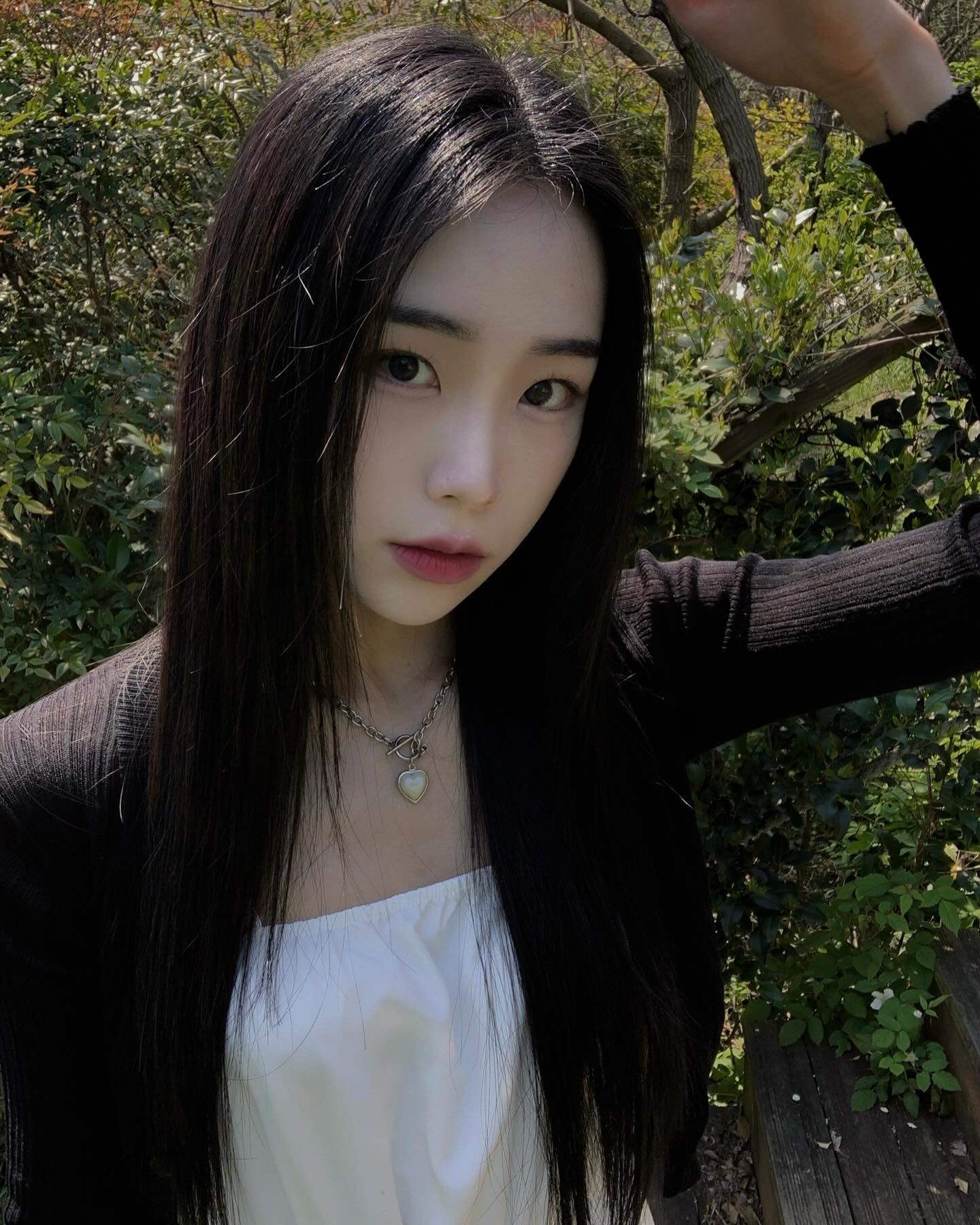 제법 여름이야 🍃
내가 제일 싫어하는 계절임 

찍사없이 혼자 찍음 ㅎ0ㅎ