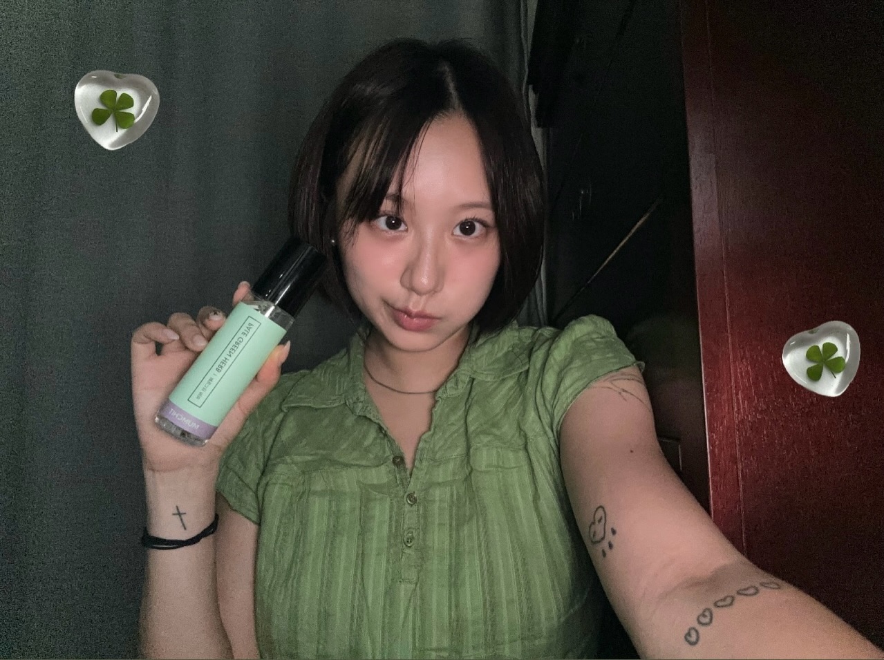 #광고 #협찬 #제품제공 숲향기를 가득 담은••🌳🫙
mumchit_ PALE GREEN HERB 

올리브영 추천템
가볍게 뿌릴 수 있는 향기템
탈취와 향균이 동시에 가능한 섬유향수••♥ 
반려동물에게 해로운 천연성분을 최대한 배제하여 반려동물이 있는 집에서도 사용 가능한 제품

*올리브영 온/오프라인에서 구매 및 시향 가능합니다 ｡◕ ‿ ◕｡ 

#광고 #멈칫 #올리브영 #올영 #올영추천템 #올리브영섬유향수 #올리브영추천템 #올리브영향수추천 #섬유향수