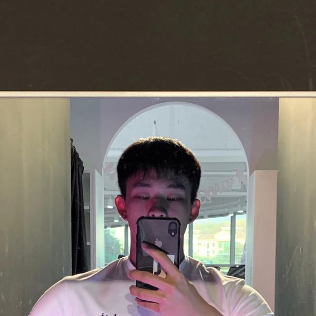 이정찬 on Instagram: "심플한 디자인으로 포인트 준 머슬핏 운동복
운동할 때 편하고 착용감도 좋았어요!
여름에는 데일리룩으로도 너무 좋을거 같아요!

#광고#역시#力時#운동하는여자#헬스타그램#오운완#헬린이#운동소통#남성운동복#운동하는남자#머슬핏#짐웨어#헬스하는남자#크로스핏#운동복#역도#파워리프팅"