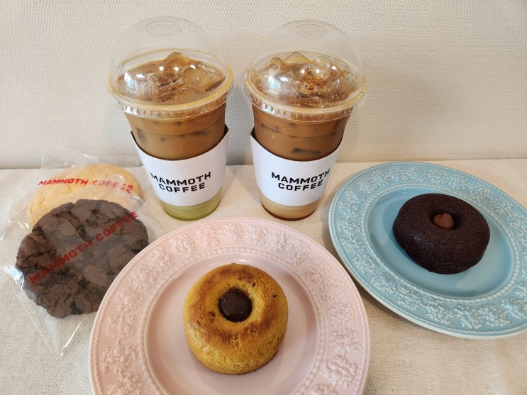매머드커피 오트사이드 건강한 가을 신메뉴 오트라떼 비건빵