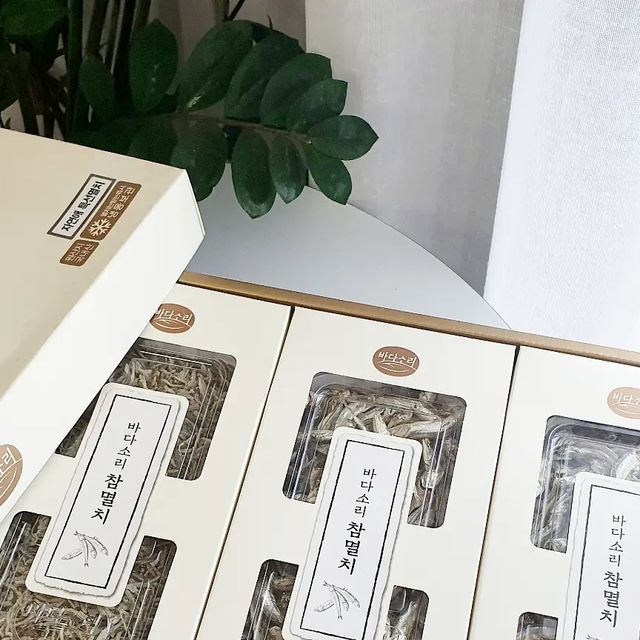 보경맘짱 on Instagram: "#광고 추석선물세트는 받는 사람 기분좋은 바다소리 자연애 멸치 선물세트!!! 추석이 한달 앞으로 다가왔죠~ 벌써 부모님 찾아뵐 생각에 기분이 좋은데요^^ 기분좋은 명