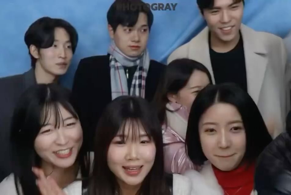 2023년도에 마지막 주 목요일 !!좋은동생들을 알게되어 좋았당
#bye2023#Hi2024#photogray#단체스샷
