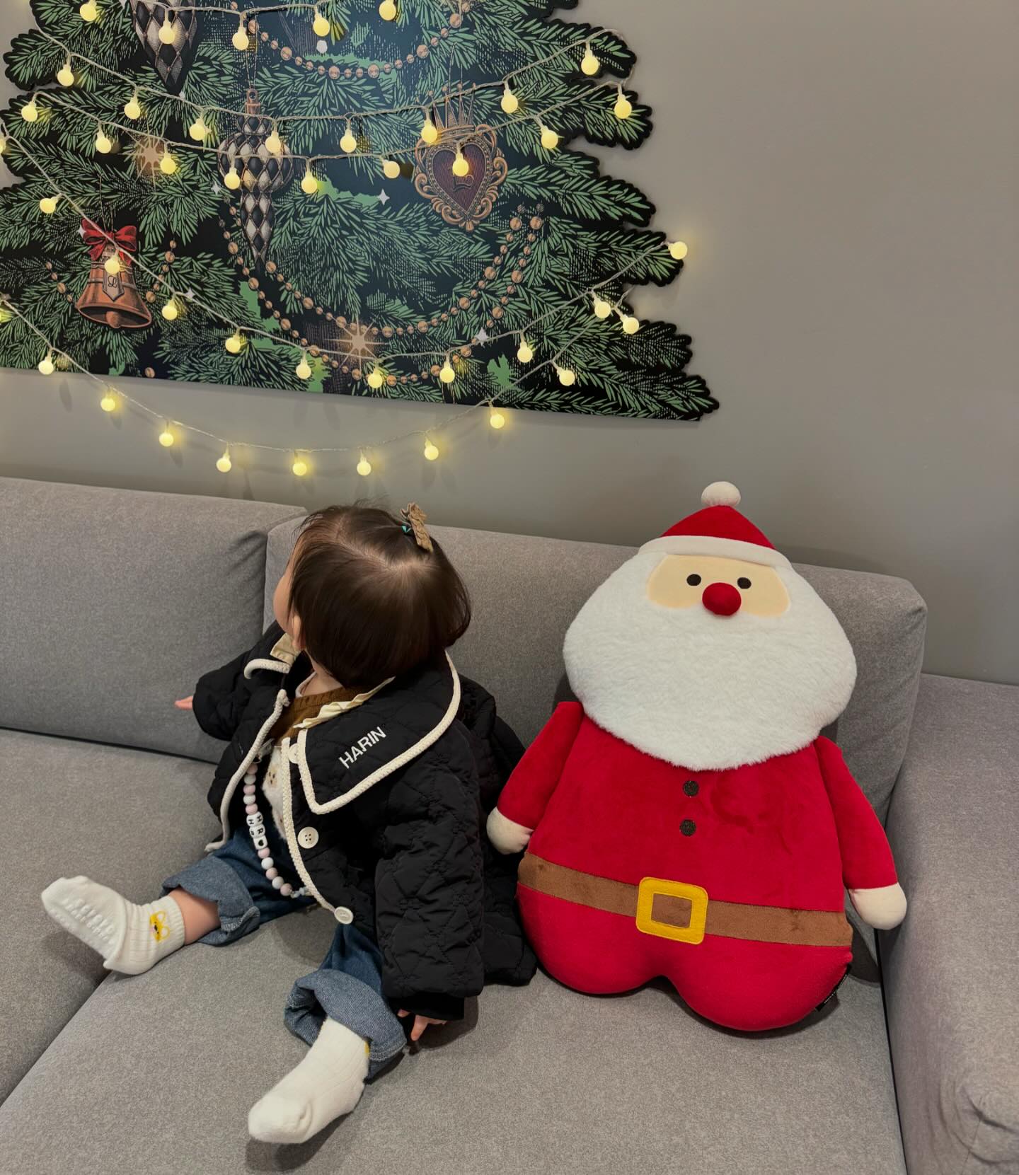 저번주 문센갔다가 미리 메리크리스마스🎄

벌써 연말이라니 ,, 우래기도 천천히 컸음좋겠고
나도 나이 안먹고싶다 (ㅋㅋㅋㅋ)

#크리스마스#육아소통#토끼띠맘#딸랑구