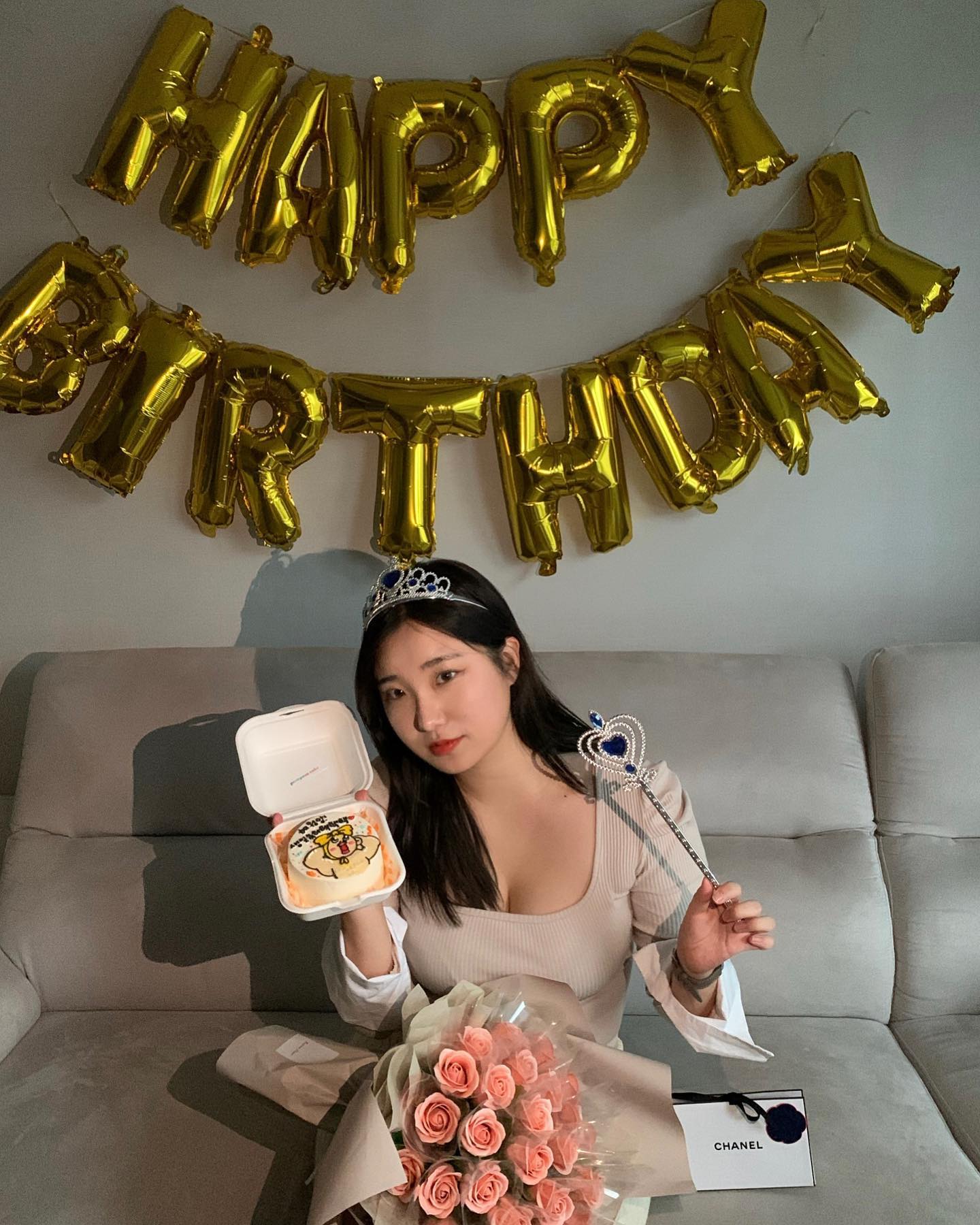 한 달동안 케이크 12개 먹은🙃 생일 끄읏