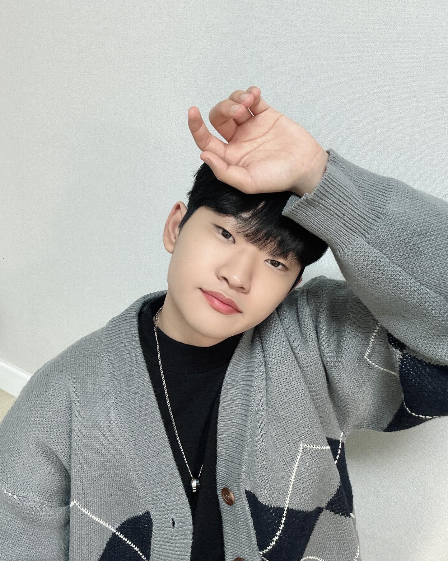 2024년에 꼭 하고싶은 게 뭐야? #01 #fyp 
.
.
.
.
.
.
.
.
#첫줄 #데일리 #셀카 #셀카그램 #셀스타그램 #얼스타그램 #follow #팔로우 #소통 #좋아요 #좋아요반사 #좋아요환영 #선팔하면맞팔해요 #선팔 #맞팔 #선팔은곧맞팔 #선팔맞팔100 #맞팔환영 #맞팔해요우리 #맞팔은댓 #댓글환영 #댓글반사 #댓글소통 #인친환영 #인친그램