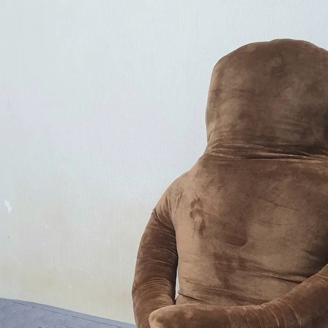 별나라여행 on Instagram: "#광고 아이에게 친구처럼 지내는 애착인형이 생겼어요. 150cm 크기에 본인보다 키가 큰 대형인형이라서 너무 좋아해서 '빼빼리' 라고 이름 붙여주더라구요 :) 잘 땐 꼭