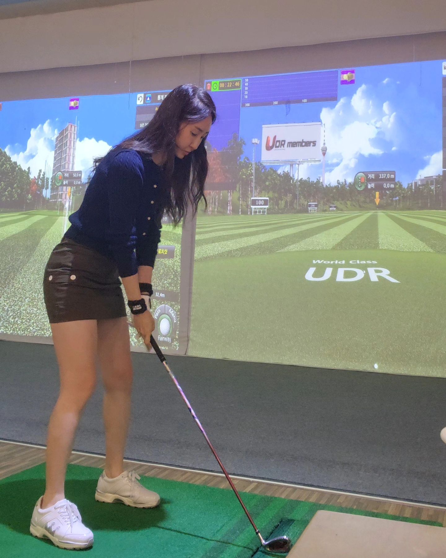 #협찬 #골린이 ⛳️
골프연습할 때 아직 손에 힘을 많이 주게 되거든요~ 그러다보니 손목이 아프거나 통증이 올때가 있어요
이럴때 초경량 두 줄 손목 보호대를 착용하고 골프연습 해봤는데, 가벼워서 골프칠때 부담되지 않고 손목을 보호해주니 좋더라구요
무게 분산 효과와 일체형 디자인으로 내구성 UP
손목터널 증후군을 예방해주고 강력한 지지력으로 운동할 때 사용하기 좋아요
골프뿐 아니라 웨이트 등 다양한 운동할 때 사용하기 부담없어요 🥰
ㅤ
ㅤ
#헬스 #운동 #테니스 #배드민턴 #손목보호 #보호대추천 #헬린이 #골프치는여자 #골프준비물 #골프템 #오운완
#운동하는여자 #운동추천템 #협찬문의 #골프모델 #미즈모델 #촬영문의 #역할문의 #단역문의 #광고문의