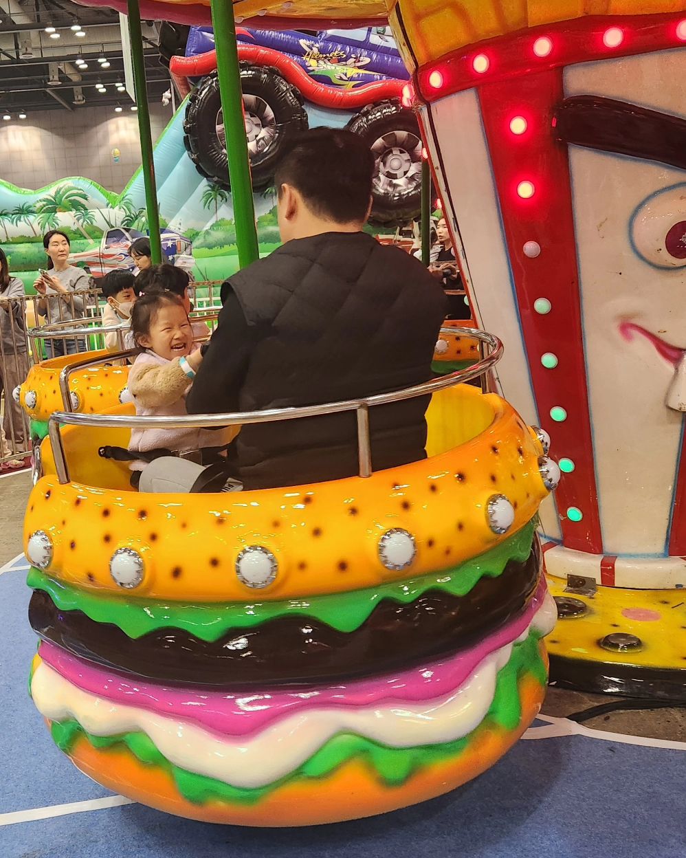 #1705일

불태운주말ㅋㅋㅋㅋ오픈컷부터 5시까지ㅋㅋㅋ

오늘 최고였다고 따봉하던 하으니ㅋㅋㅋㅋ

#상상체험키즈월드 #일산킨텍스 #주말불태움