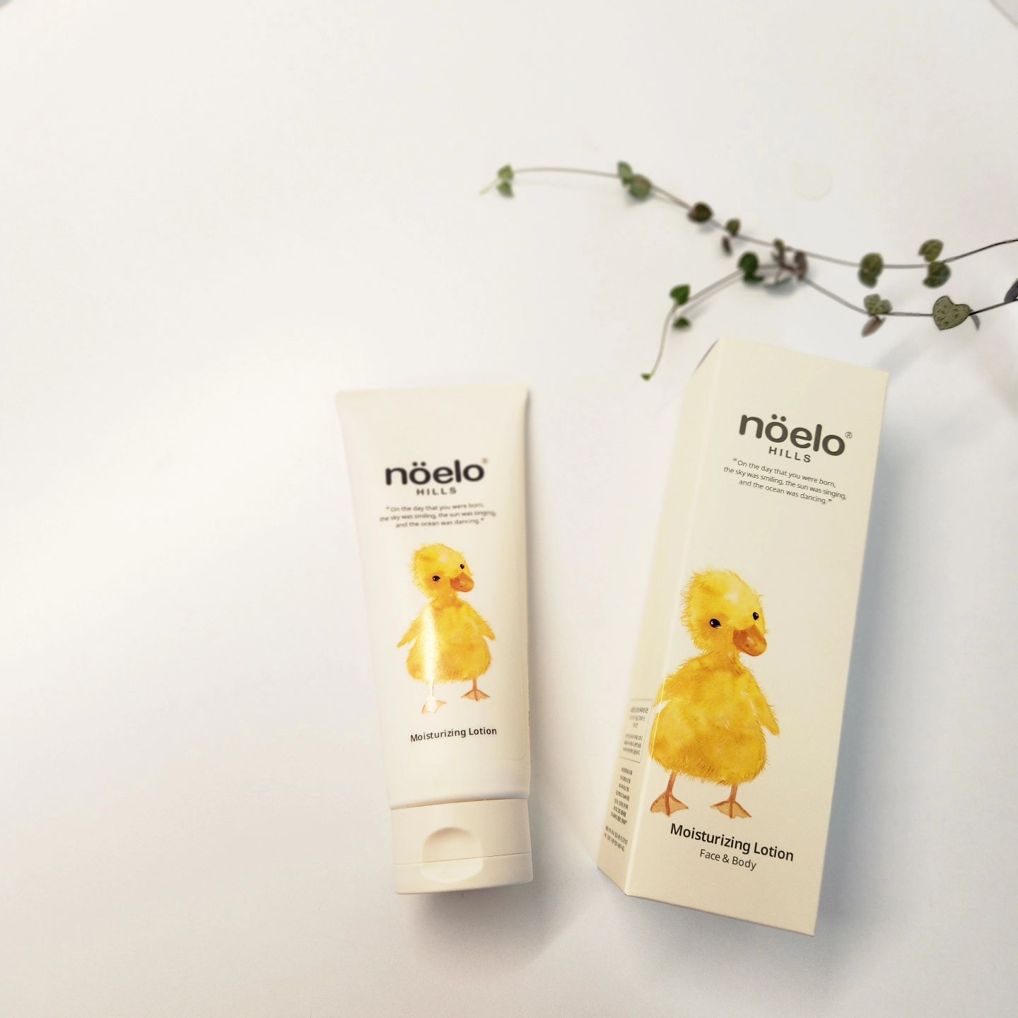 #광고

🐤노엘로힐스 모이스처라이징 로션🐤

아이들이 사용하는 제품은 무엇보다 안전이 
필수인데 순하고 트러블없이 사용가능하고
고급산후조리원인 청담동 세인트파크 산후
조리원에서 사용하는 로션❕️노엘로힐스 
모이스처라이징 로션을 사용해 보았어요

화장품 전문가 엄마가 딸을 위해 수년간
업계에서 얻은 지식과 연구를 통해 만든
로션이어서 더 믿음이 가고 안전한 성분으로 
가려움도 완화시켜줘서 보습력과 흡수력까지
모두 다 갖춘 로션이에요❕️

✔️ 독일 더마테스트 Excellent 등급
✔️ 비건 인증 획득
✔️ 전성분 EWG 그린 등급
✔️ 유해성분 20가지 배제
✔️ 인공향료, 인공색소 배제

아기한테 발라주니 굉장히 촉촉하고 산뜻한
느낌이었고 무향이라 신생아도 사용가능하기
때문에 노엘로힐스 로션으로 우리아기 피부를
 지켜주세요!🐥

#노엘로힐스 #아기로션 #아기로션추천
#아기크림 #육아필수템 #신생아필수템
#유아로션 #신생아로션 #고급산후조리원로션
