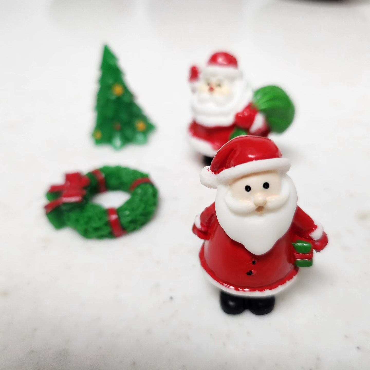#미리크리스마스🎅 
뽐뿌에 훅 사버린 산타 트리 장식! 너무 귀엽다
#엘칸느크리스마스소품 #크리스마스 #산타 #🎅