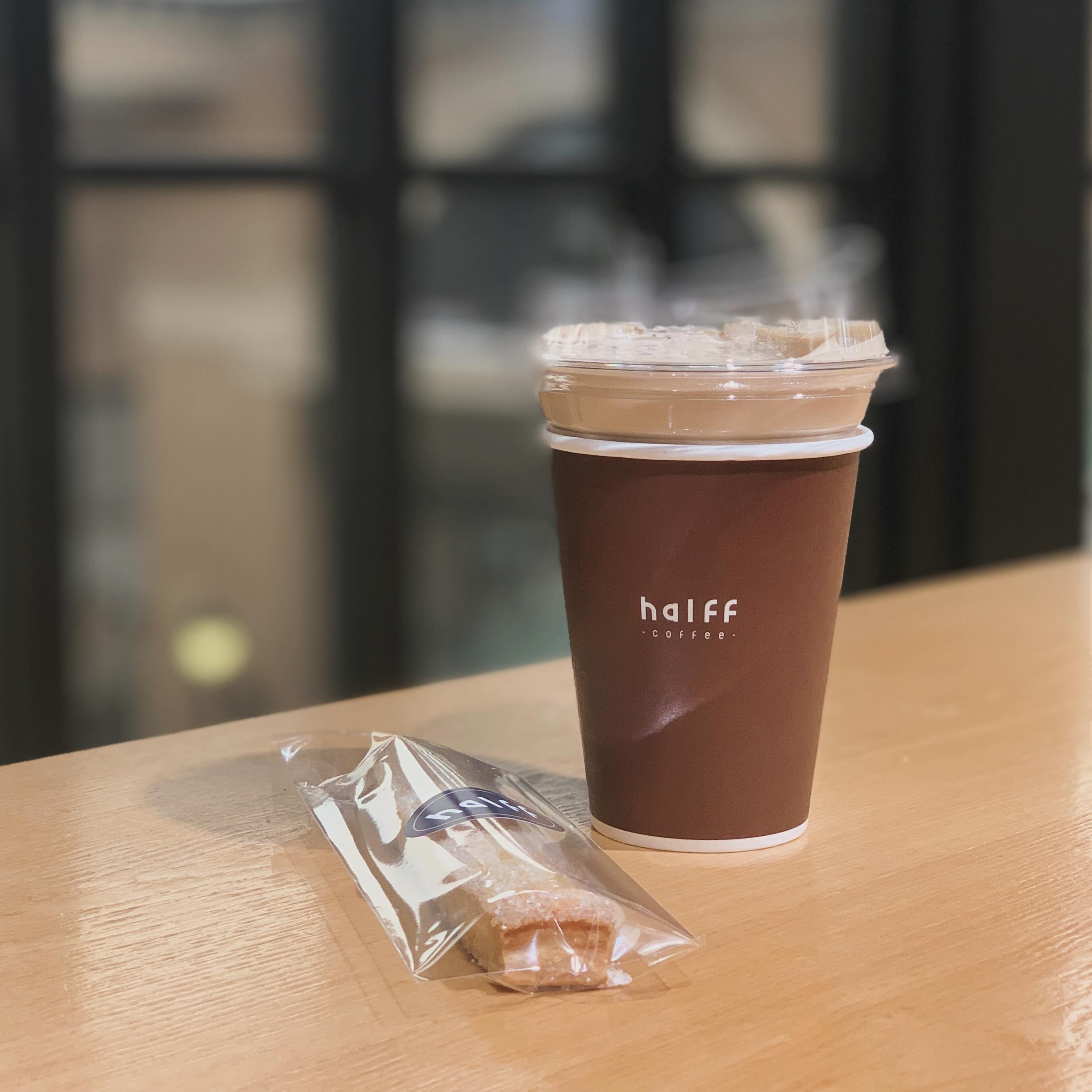 드디어 먹어 본 #하프커피 #크림바닐라라떼☕️ 
달달~하니 스카치 녹여 먹는 맛