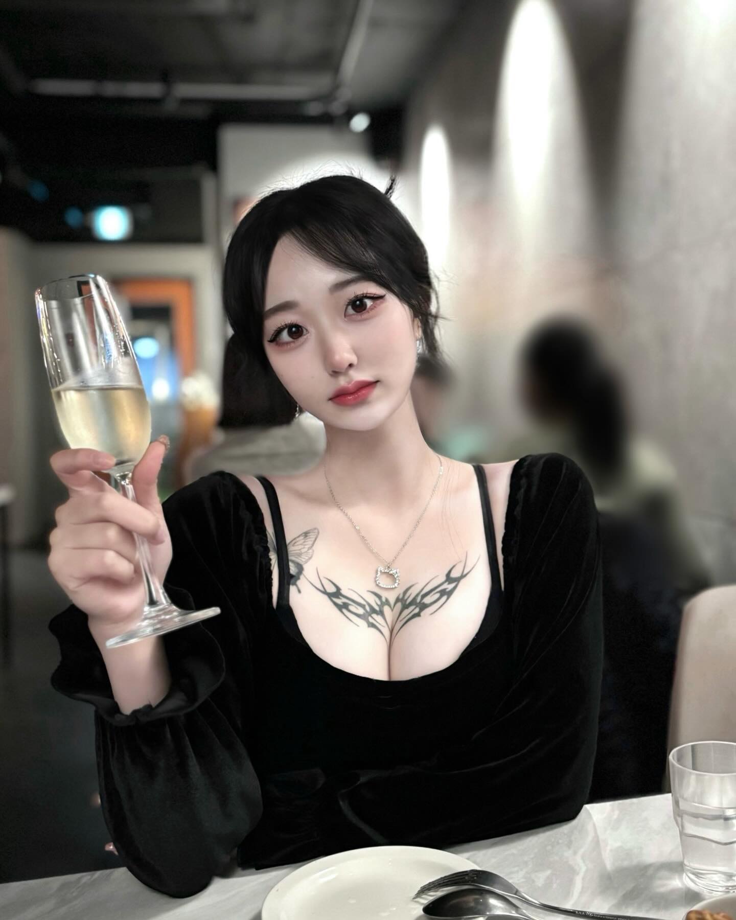 방배동 맛집 하이드에서 초대해주셔서 다녀왔어요 (*Ü*)ﻌﻌﻌ♥ 
음식 맛도 엄청 맛있는데 인테리어도 너무 너무 예뻐서 사진 맛집 등극,, ♡
분위기도 좋아서 저녁 데이트 코스로 추천드립니당 
⠀⠀⠀⠀⠀⠀⠀⠀⠀⠀⠀⠀⠀⠀ 
hideseoul_official 
w00_003 
#방배동맛집 #방배동술집 #방배동하이드 #하이드