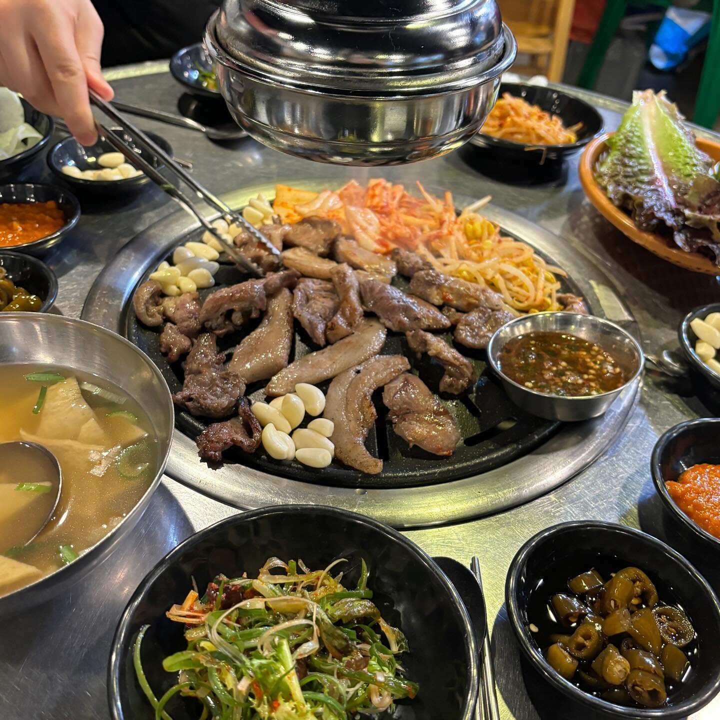 처음 먹어본 뒷고기🥓 
가격도 가성비있고 재밌는 식감 ➰❤️

.
#맛있었다 #김해뒷고기맛집 #현지인맛집👍🏻 
#현지인투어 #김해여행 #김정식의삼일뒷고기