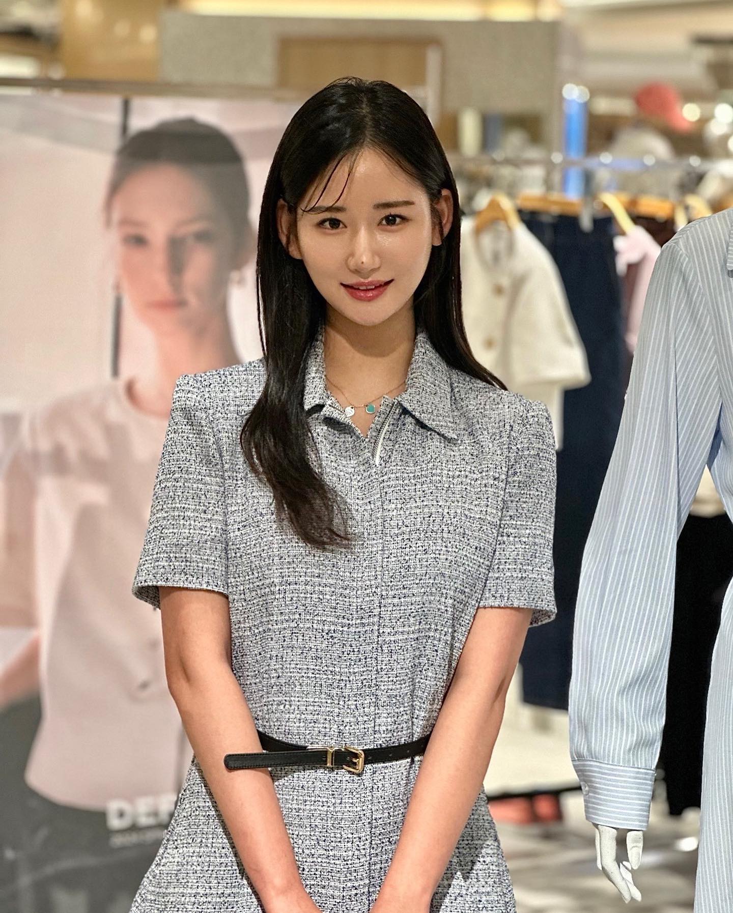 원단부터 디자인까지 너무 이쁜 
드팜므 팝업 행사장에 다녀왔어요 🤭
현대백화점 압구정점에서 팝업스토어 진행중이니 
다녀와보세요 (｡•̀ᴗ-) 

#드팜므 #defemme #팝업행사 #현대백화점압구정 #디자이너브랜드