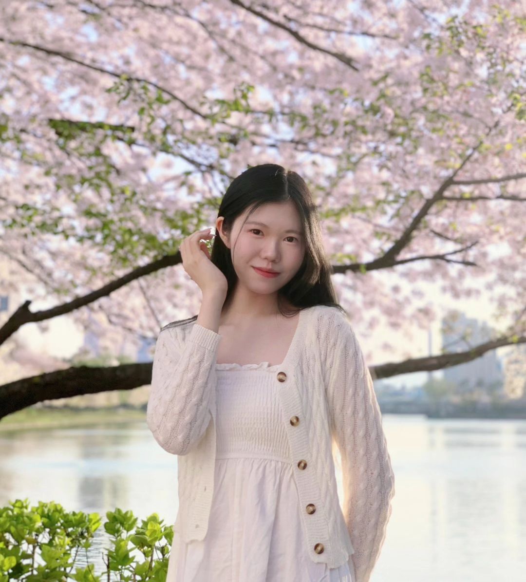 나랑 벚꽃보러 가자🌸

#07 #07년생 #벚꽃 #석촌호수 #봄 #봄코디