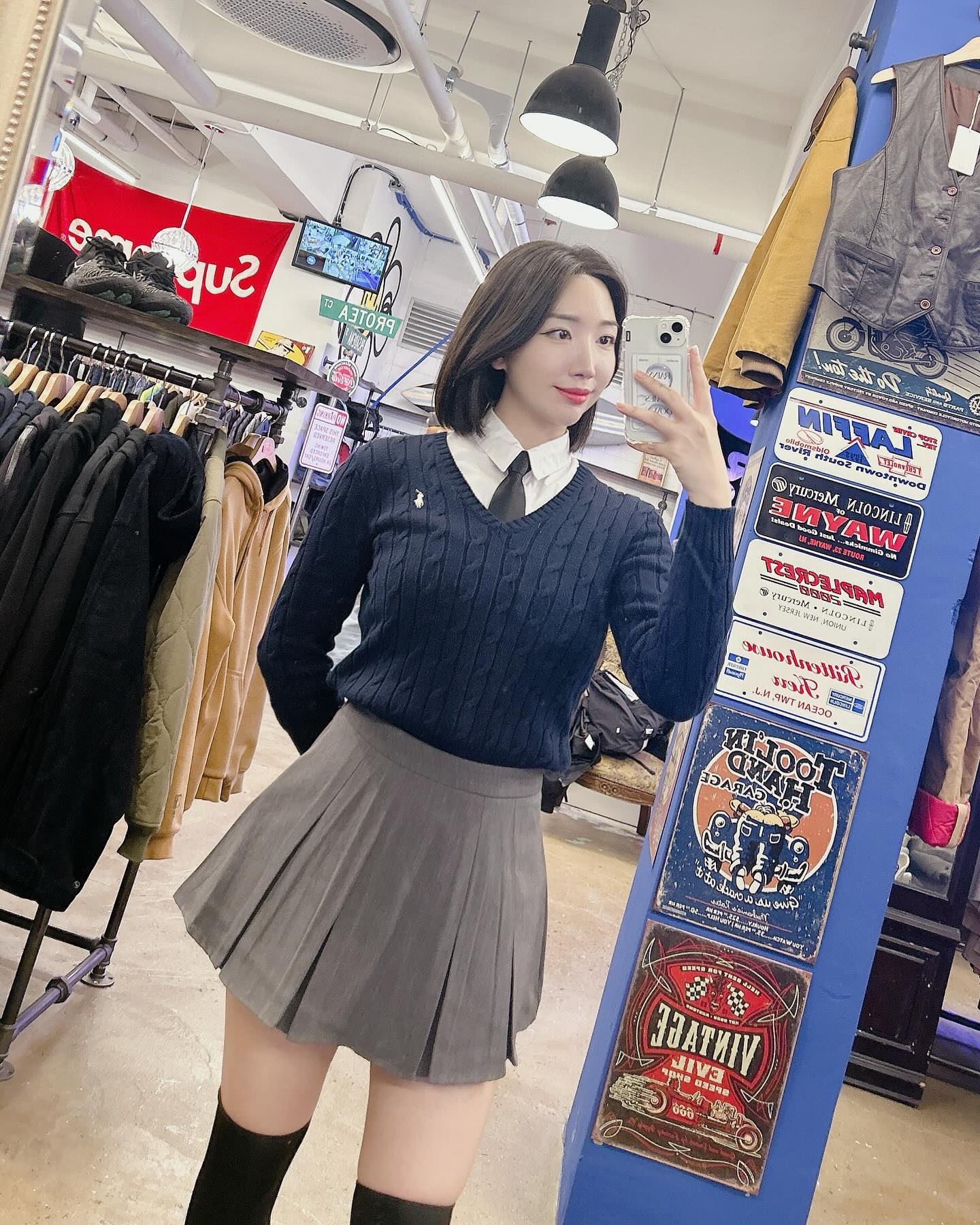 168cm.kr 

168cm에서 카드탱크 모노톤 시리즈를 받게되어 사용해봤어요! 

카드 수납이 되서 매일 자주 손이 가고
뒷 디자인은 깔끔하고 모던한 컬러에 빈티지한 디자인이 더해져 힙한 감성의 포인트를 줄수있어 너무 맘에들어요❣️❣️

#168cm케이스 #폰케이스브랜드추천 #아이폰케이스 #폰케이스추천