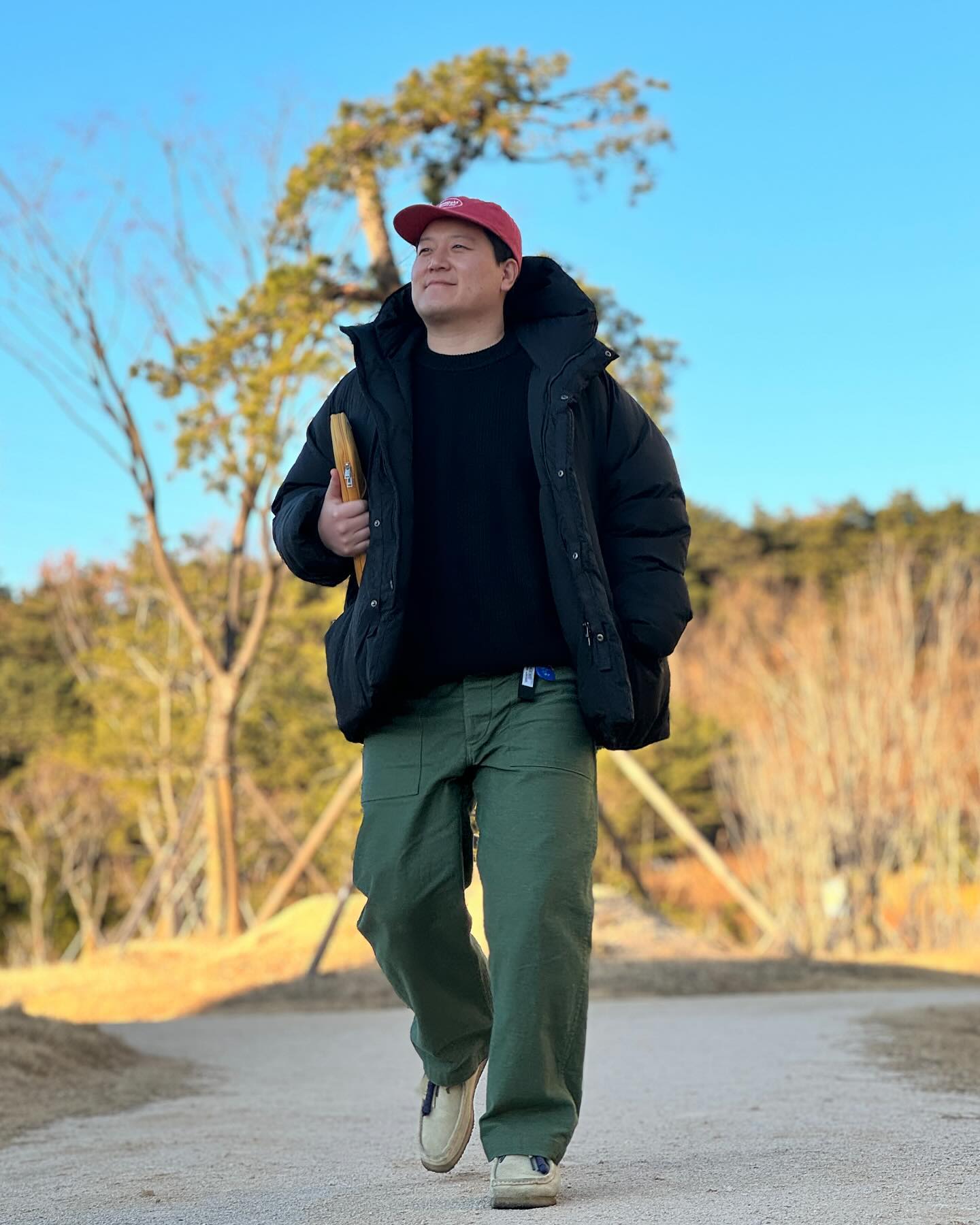 추워서 살찌웠다😎
.
.
.
.
outer: il_corso 
top: 감마갤러리
bottom: orslow 
shoes: clarksshoes 
#겨울코디 #패딩코디 #유니클로 #일꼬르소 #감마갤러리 #오어슬로우 #클락스